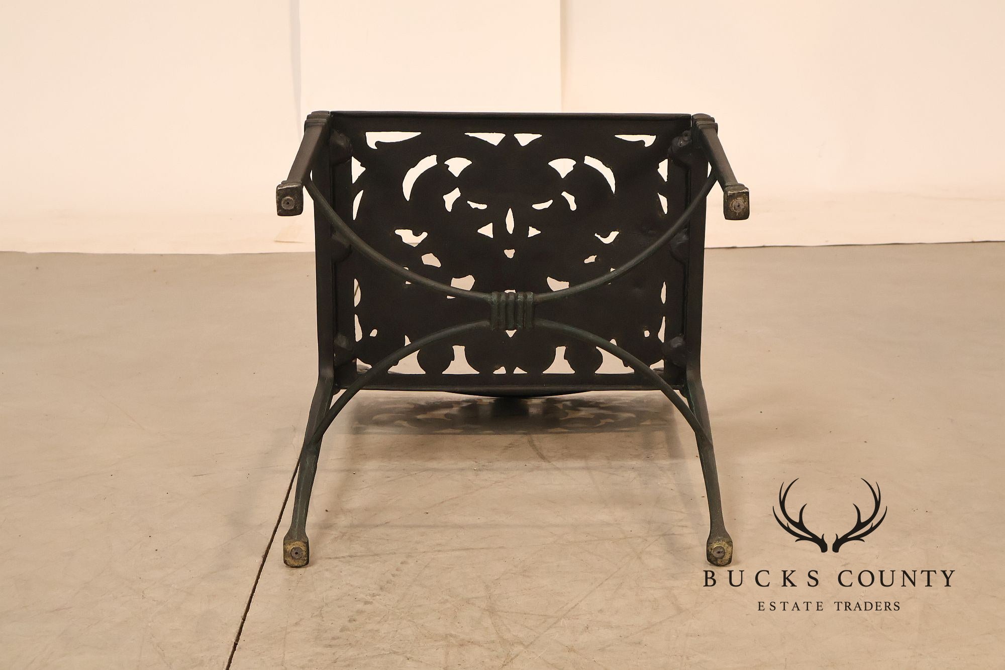 Cast Aluminum Outdoor Dining Set With Pierced Decoration