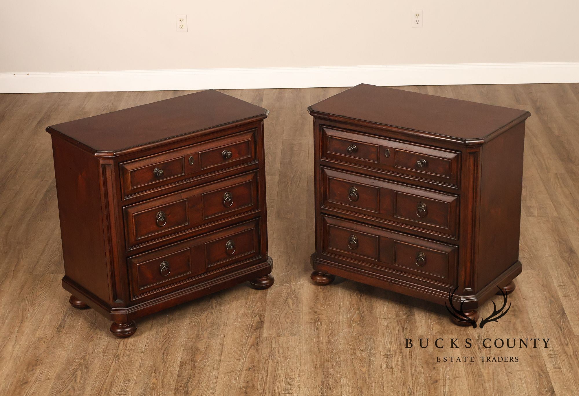 Grafton Street Mahogany Pair of Bedside Chests Nightstands