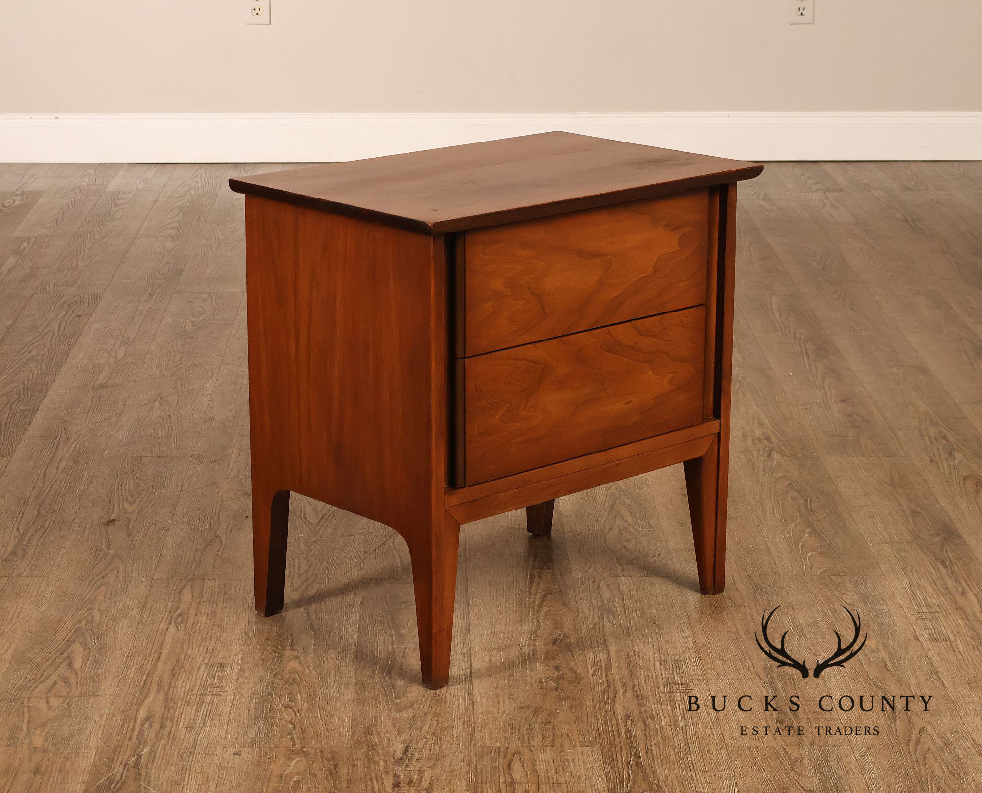 Mid Century Modern Pair of Walnut Nightstands