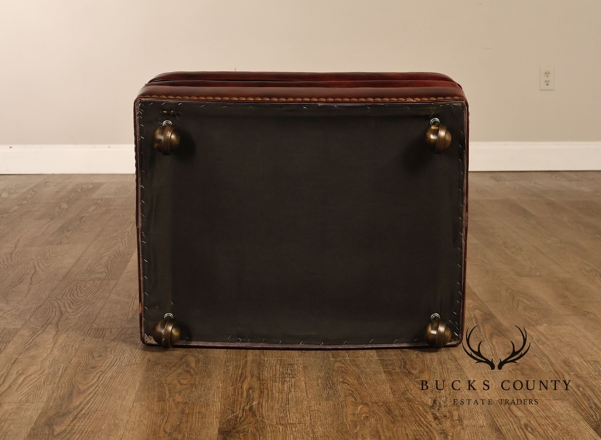 English Traditional Style Pair of Leather Ottomans