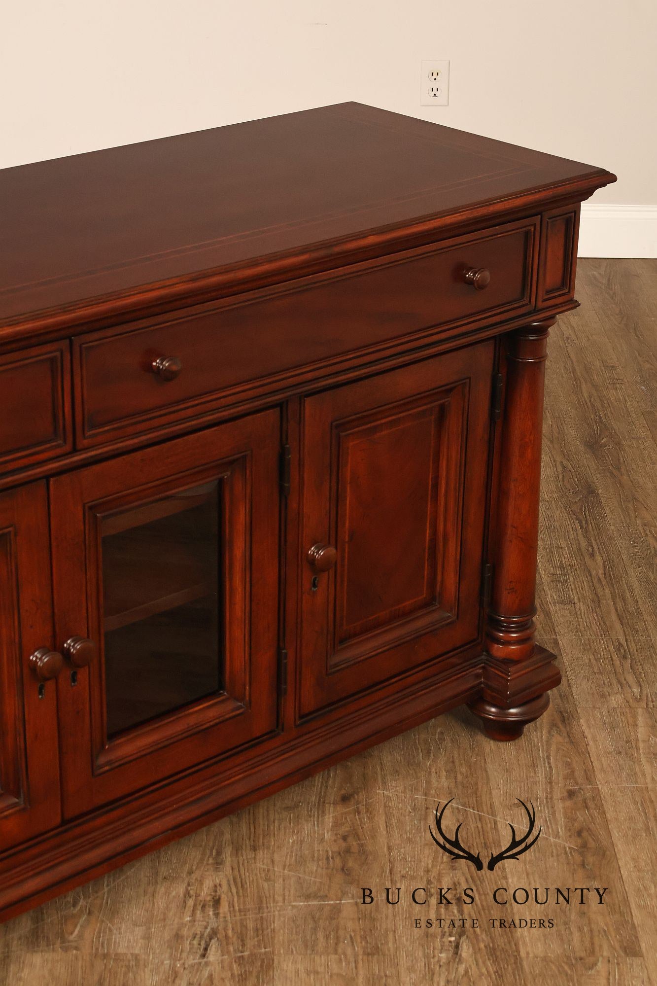 Thomasville Fredericksburg Transitional Style Entertainment Console Cabinet