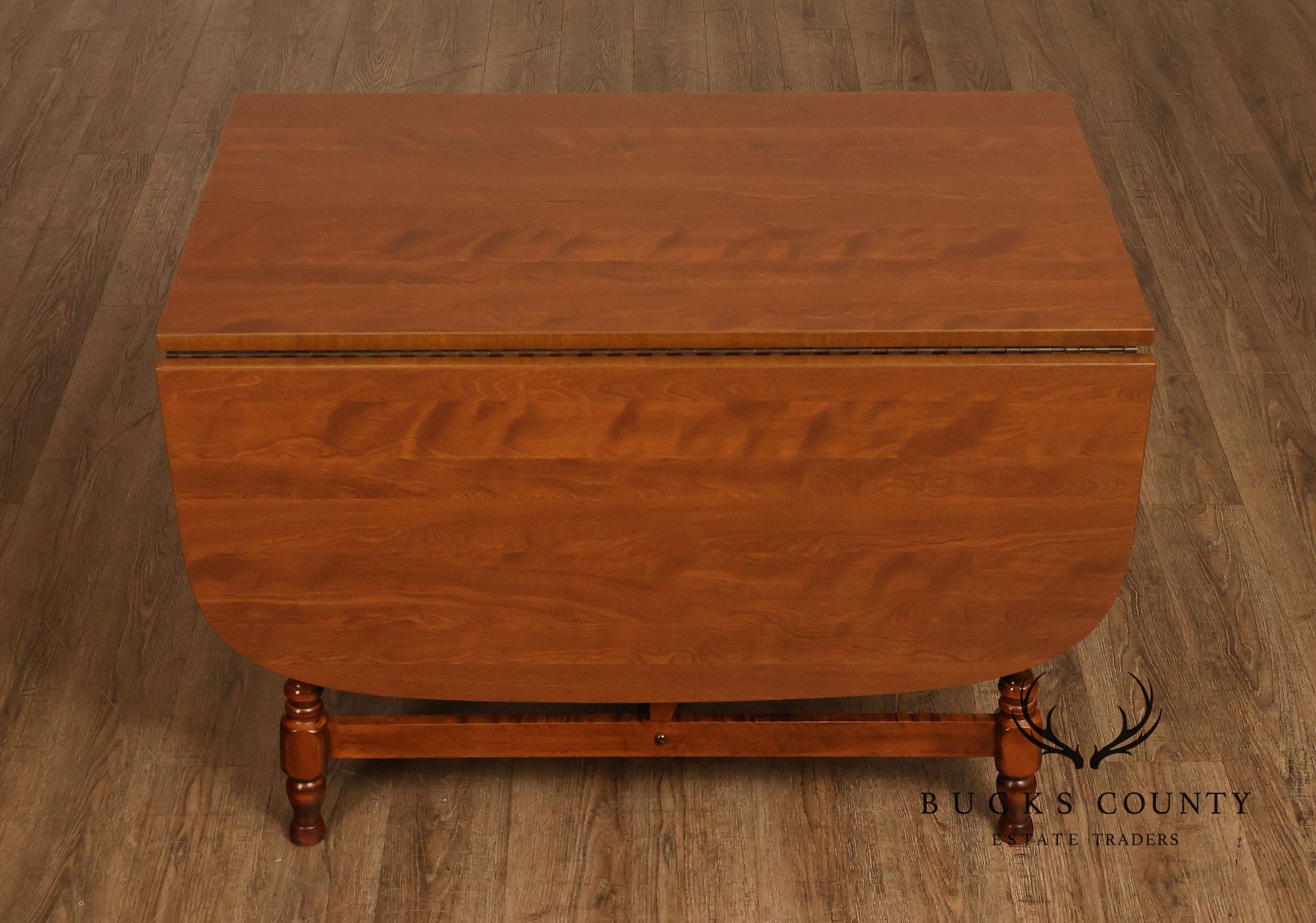 Traditional Maple Expandable Drop Leaf Gateleg Dining Table