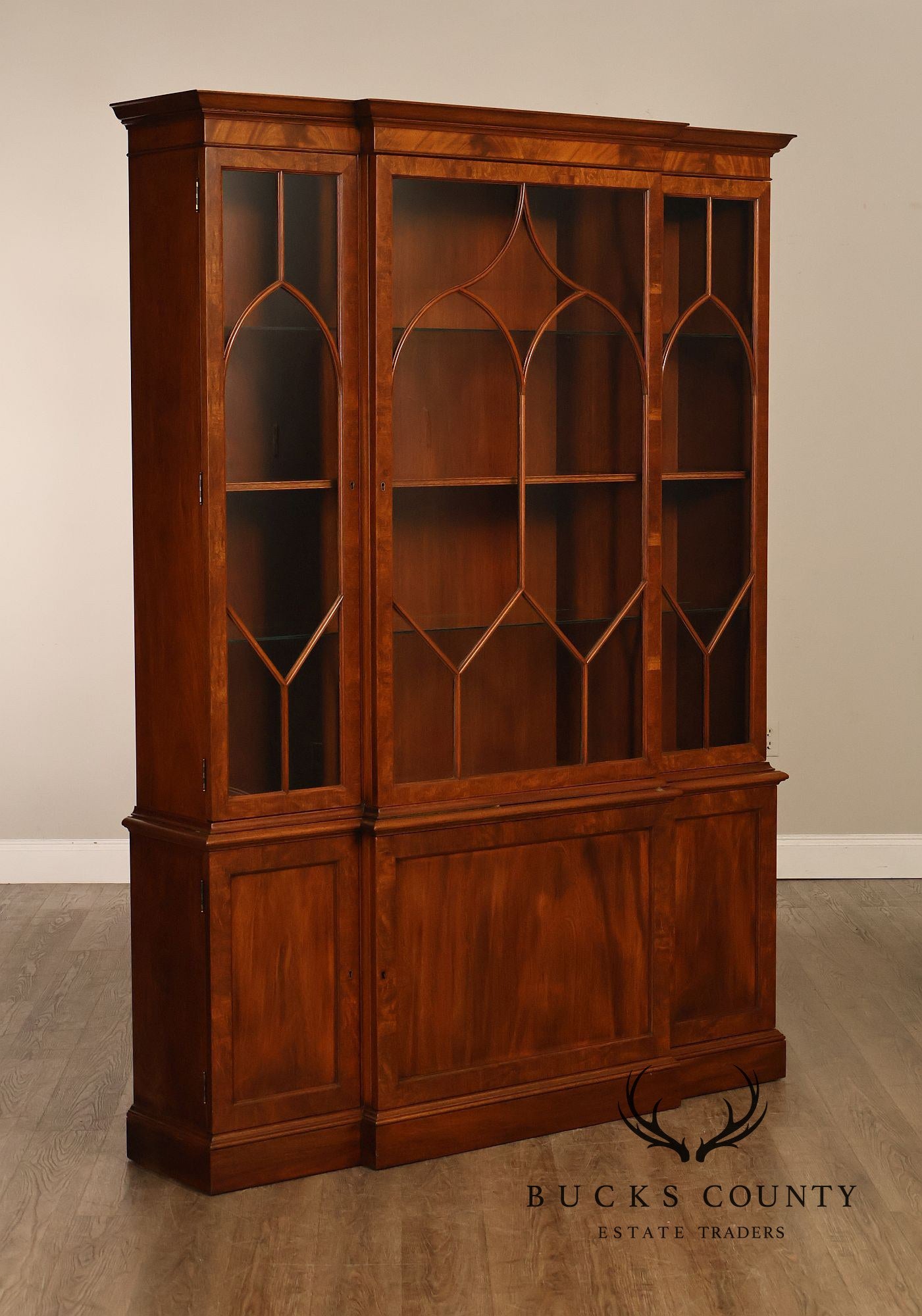 Kittinger Mahogany Chippendale Style Breakfront China Cabinet