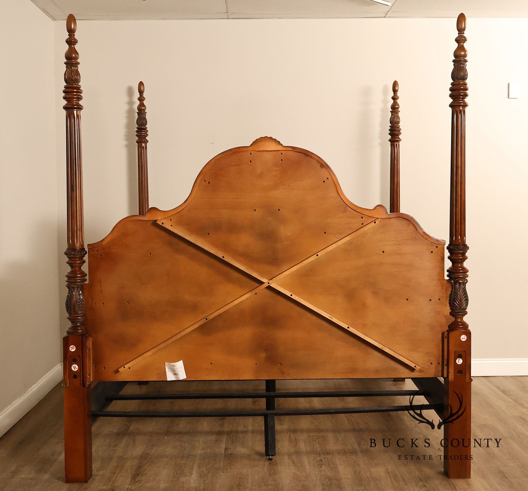 Pulaski Furniture 'St. Raphael' King Poster Bed