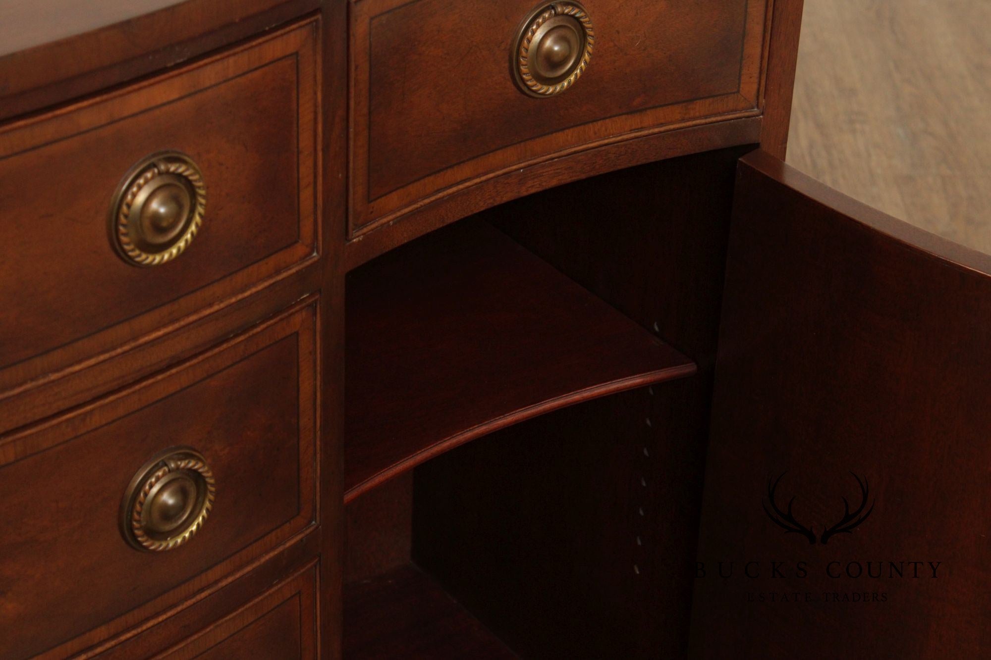 Old Colony Furniture Mahogany Serpentine Buffet Sideboard