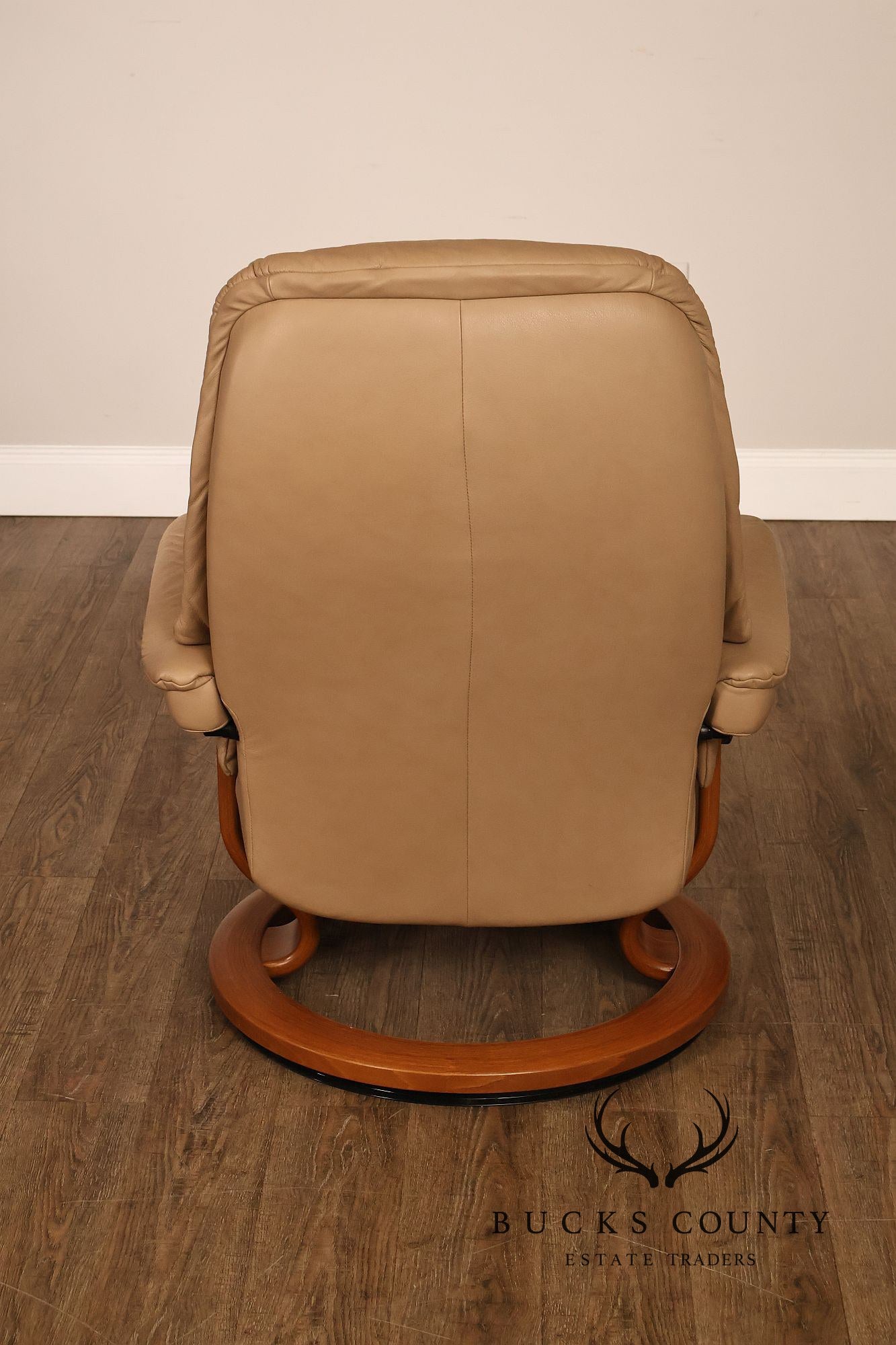 Ekornes Stressless Modern Leather Recliner And Ottoman