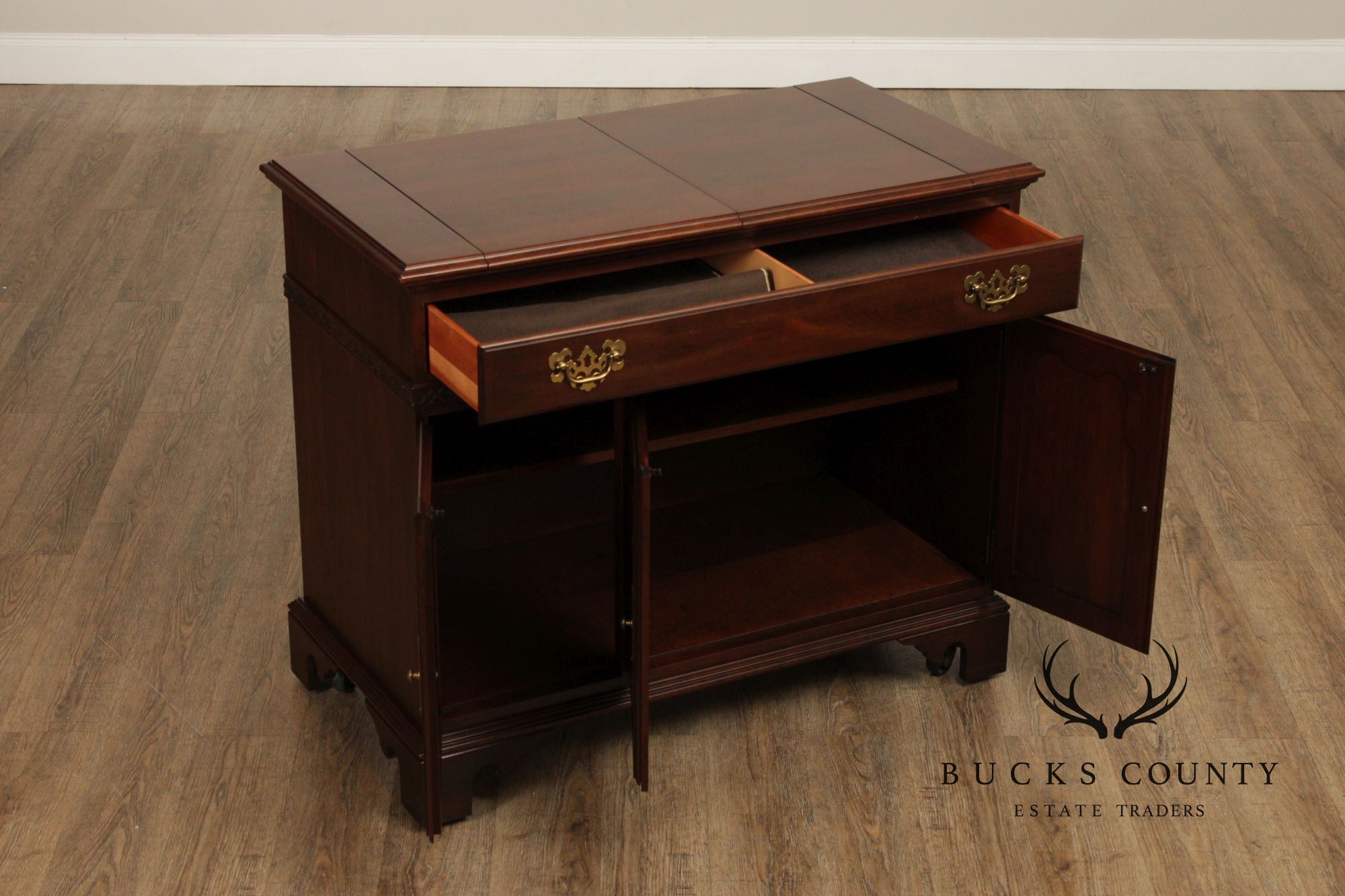 Ethan Allen Georgian Style Cherry Top Server