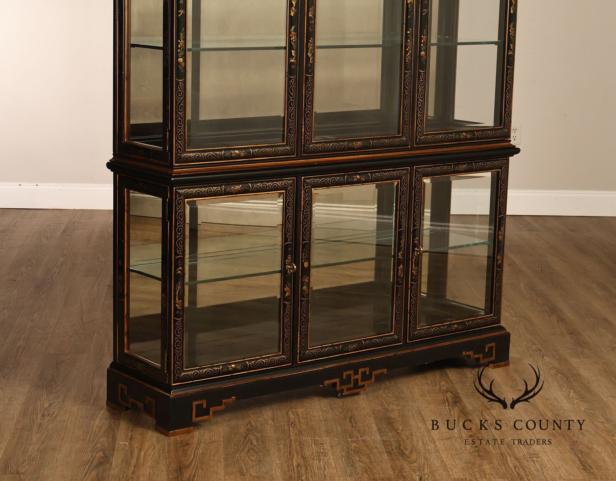 Drexel Heritage Et Cetera Chinoiserie Black Lacquer Pagoda Top Lighted Display China Cabinet