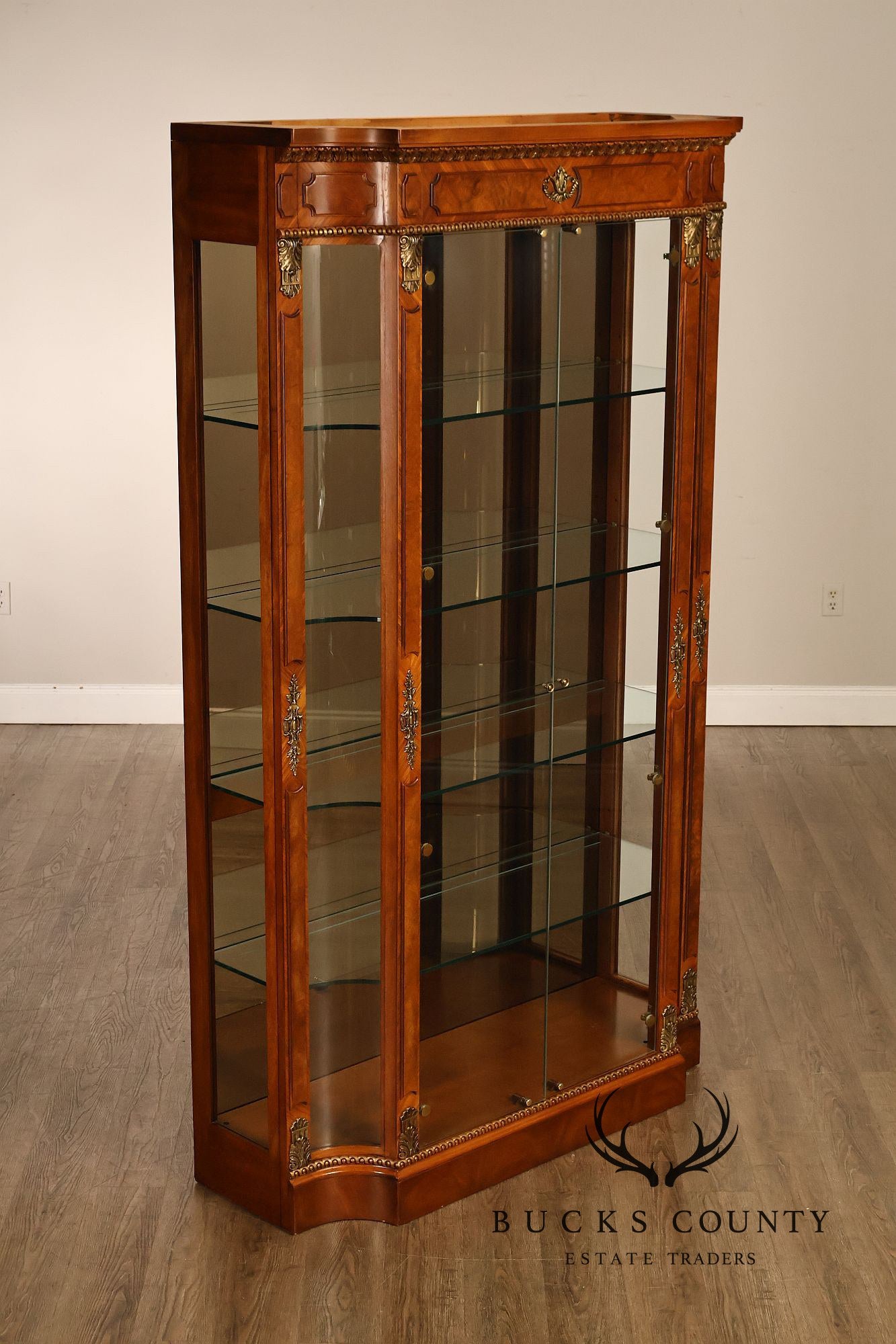 Henredon Grand Provenance Collection Lighted Glass Display Curio Cabinet