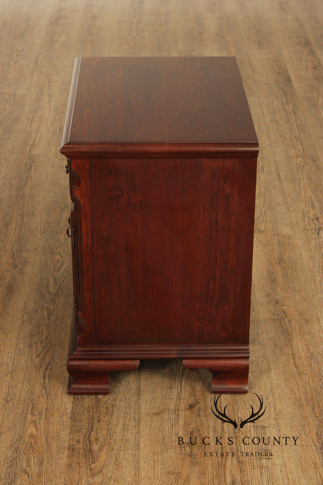 Pennsylvania House Traditional Pair Of Cherry Nightstands