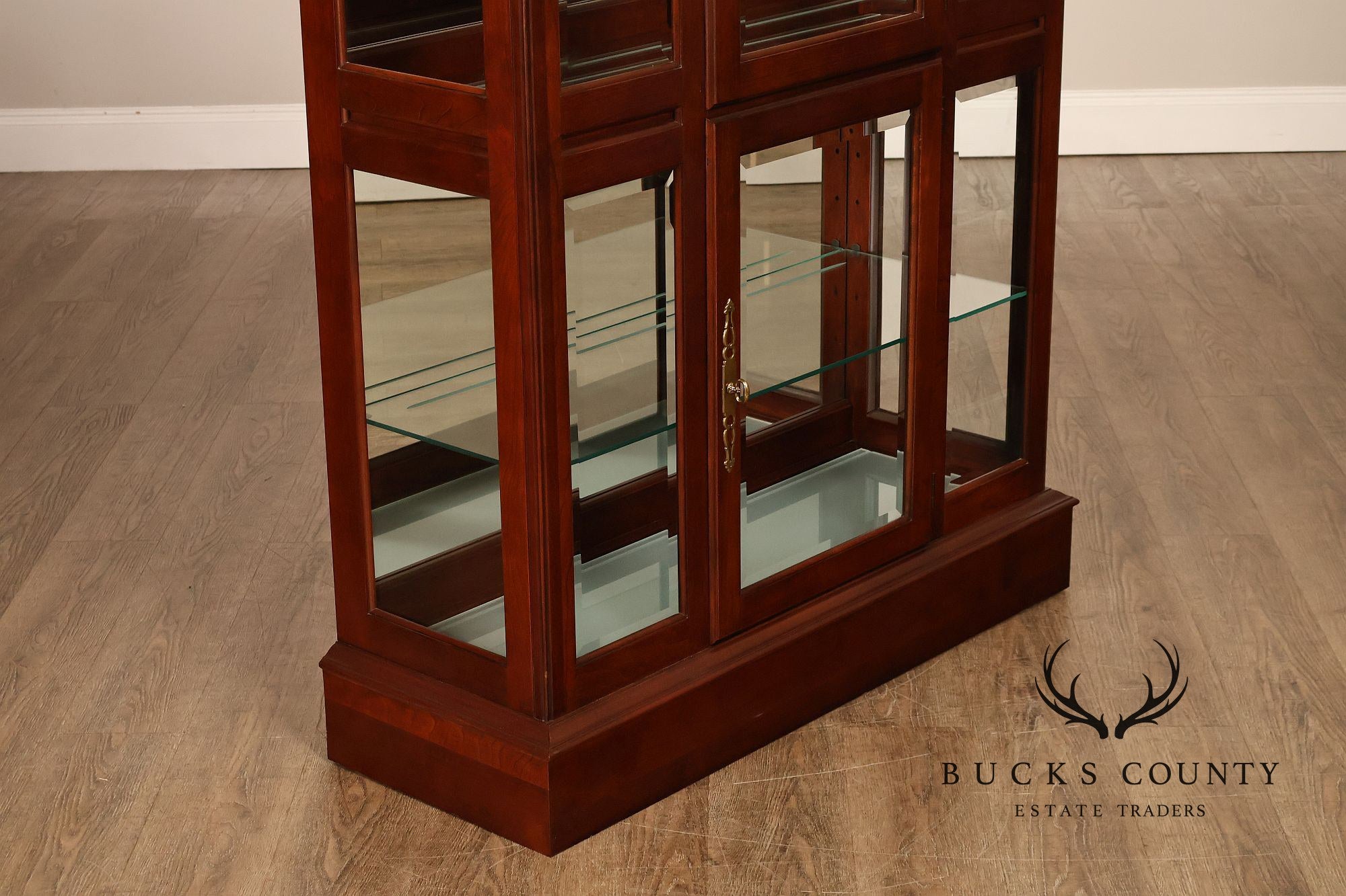 Pennsylvania House Traditional Cherry Lighted Glass Curio Display Cabinet