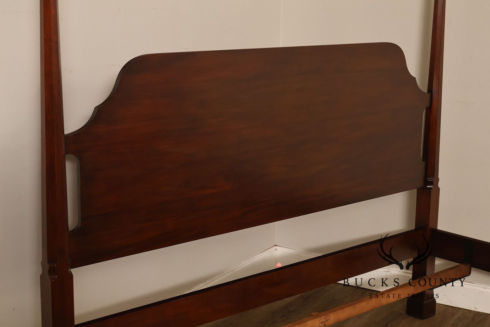 Henkel Harris Mahogany King Pencil Point Poster Bed
