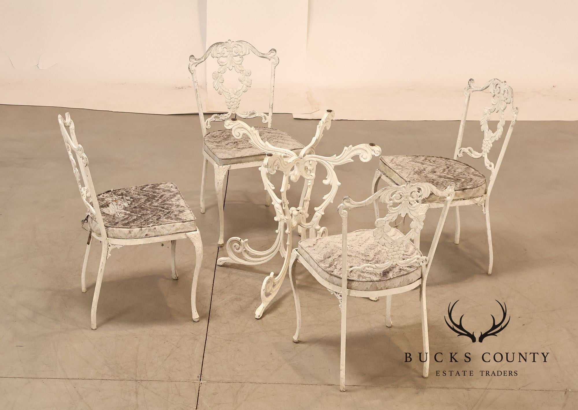Vintage Cast Aluminum Garden Dining Set With Four Chairs And Table Base