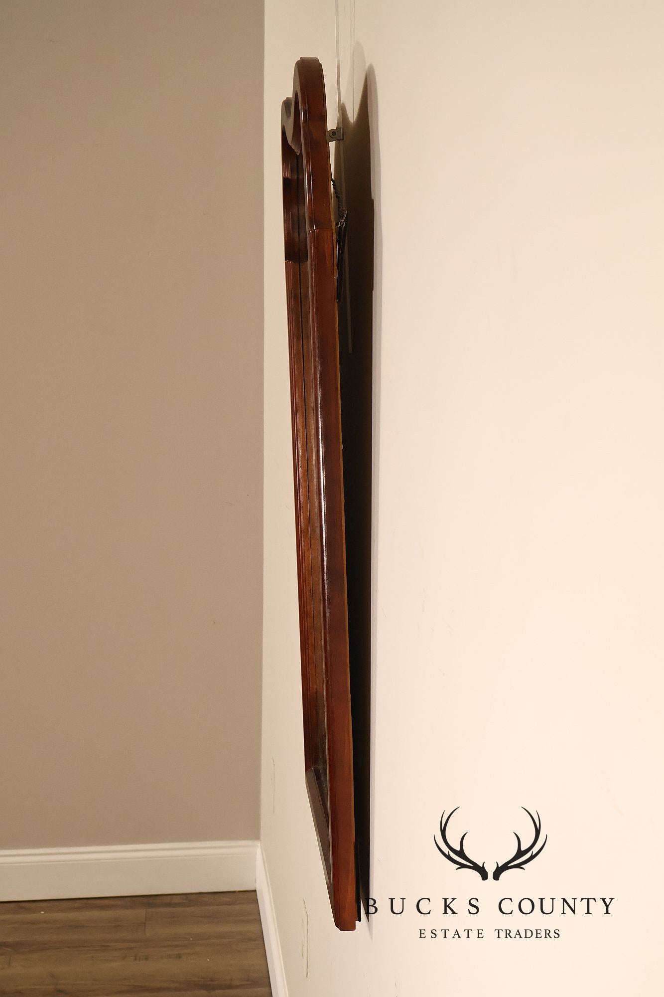 Pulaski Furniture Queen Anne Style Mahogany Wall Mirror