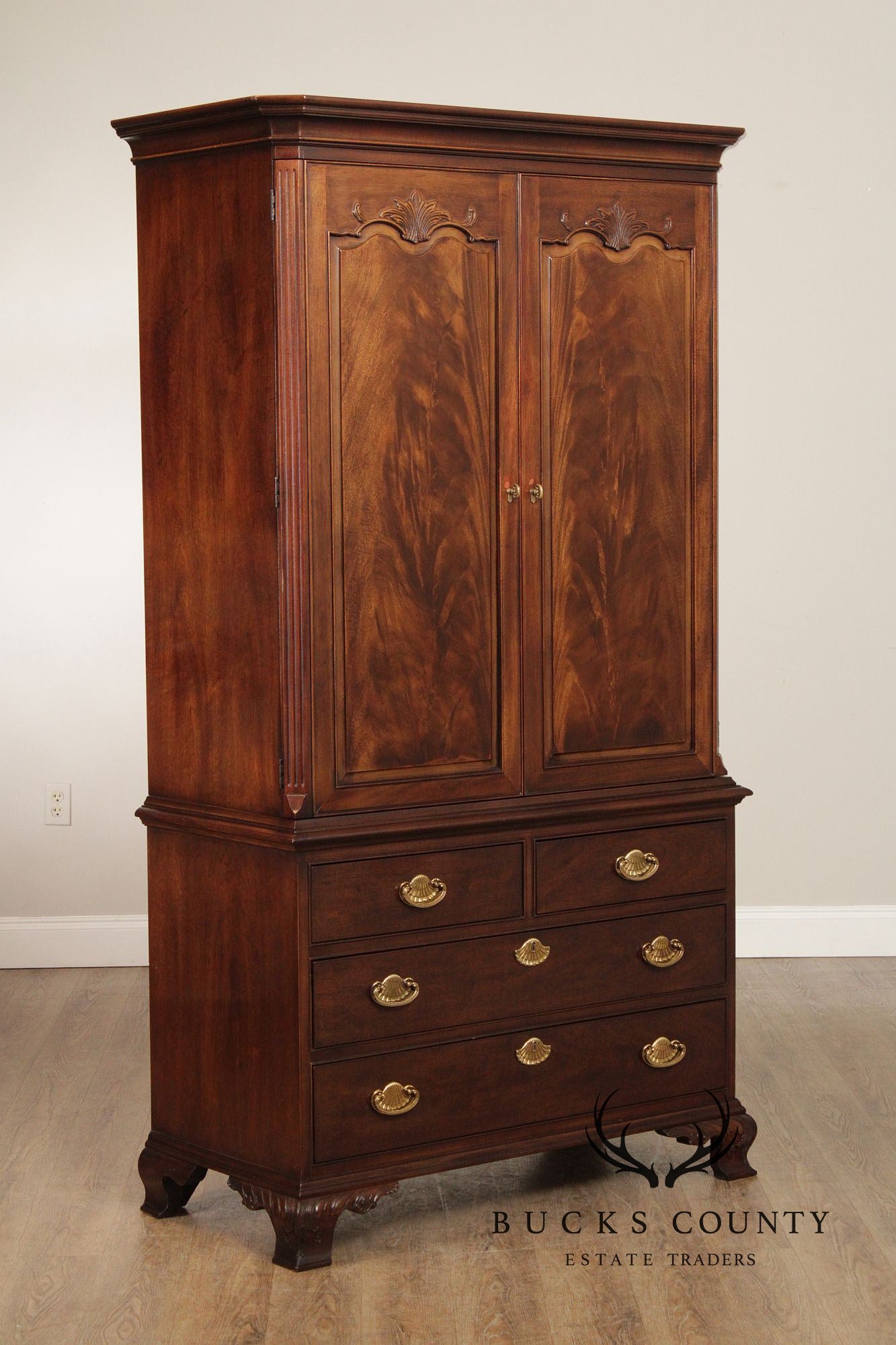 Henredon Georgian Style Mahogany Armoire