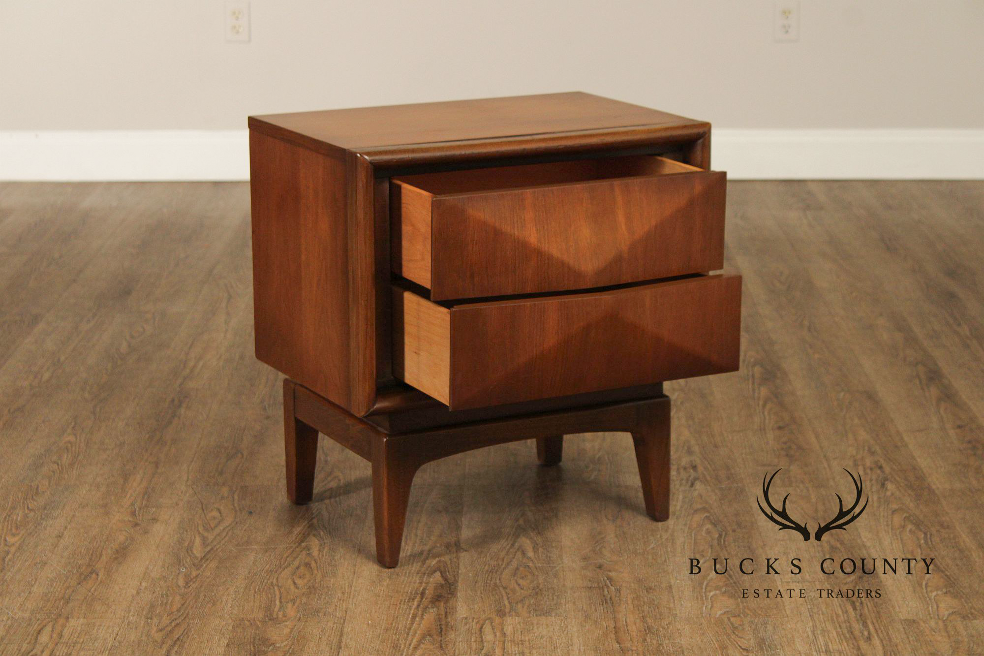 United Furniture Mid Century Modern Pair of Walnut Diamond Front Nightstands