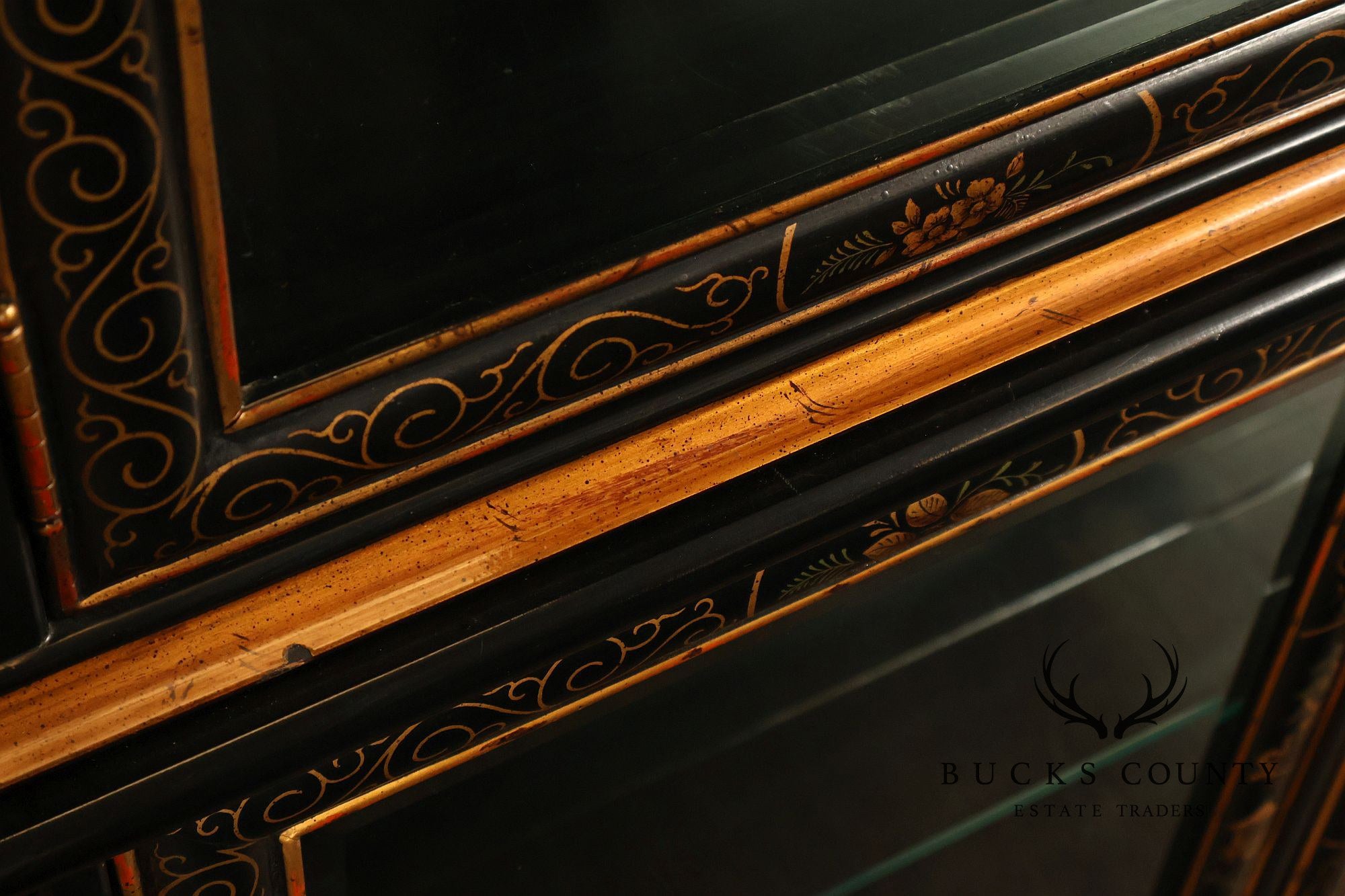 Drexel Heritage Et Cetera Chinoiserie Black Lacquer Pagoda Top Lighted Display China Cabinet