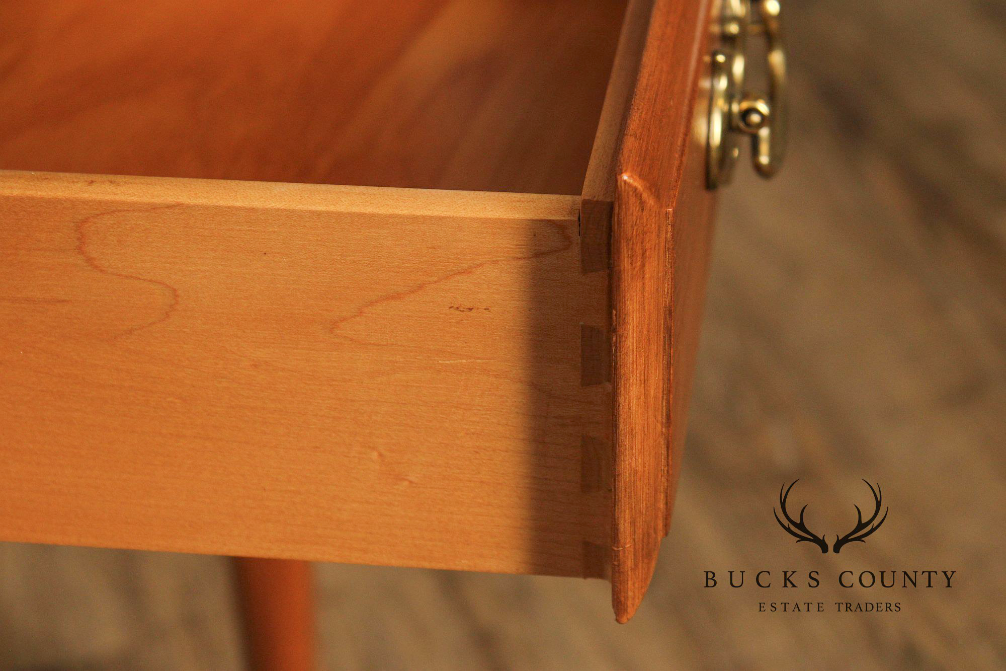 Ethan Allen Queen Anne Style Maple End Table