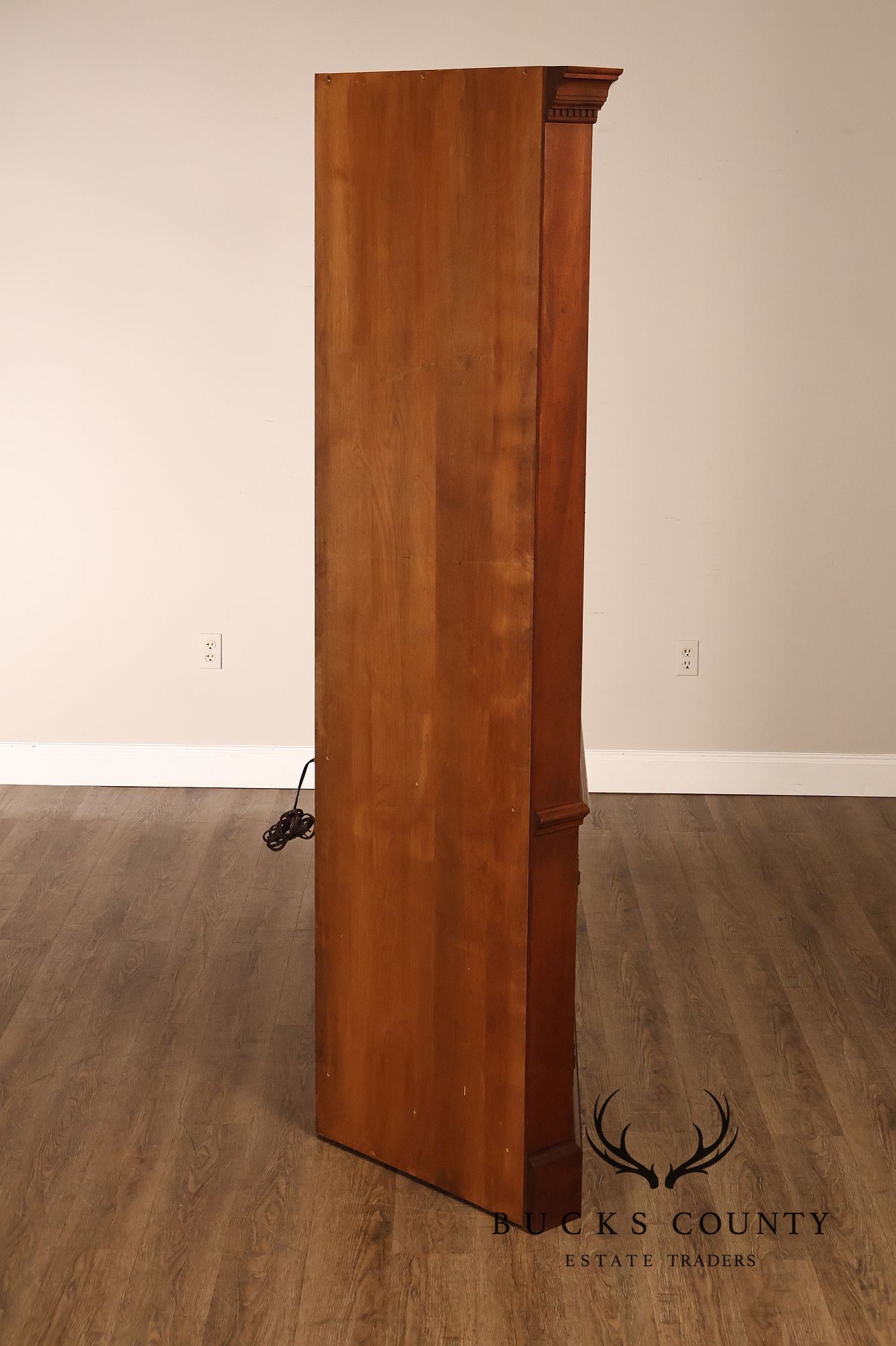 Stickley Traditional Newport Mahogany Lighted Corner Cabinet