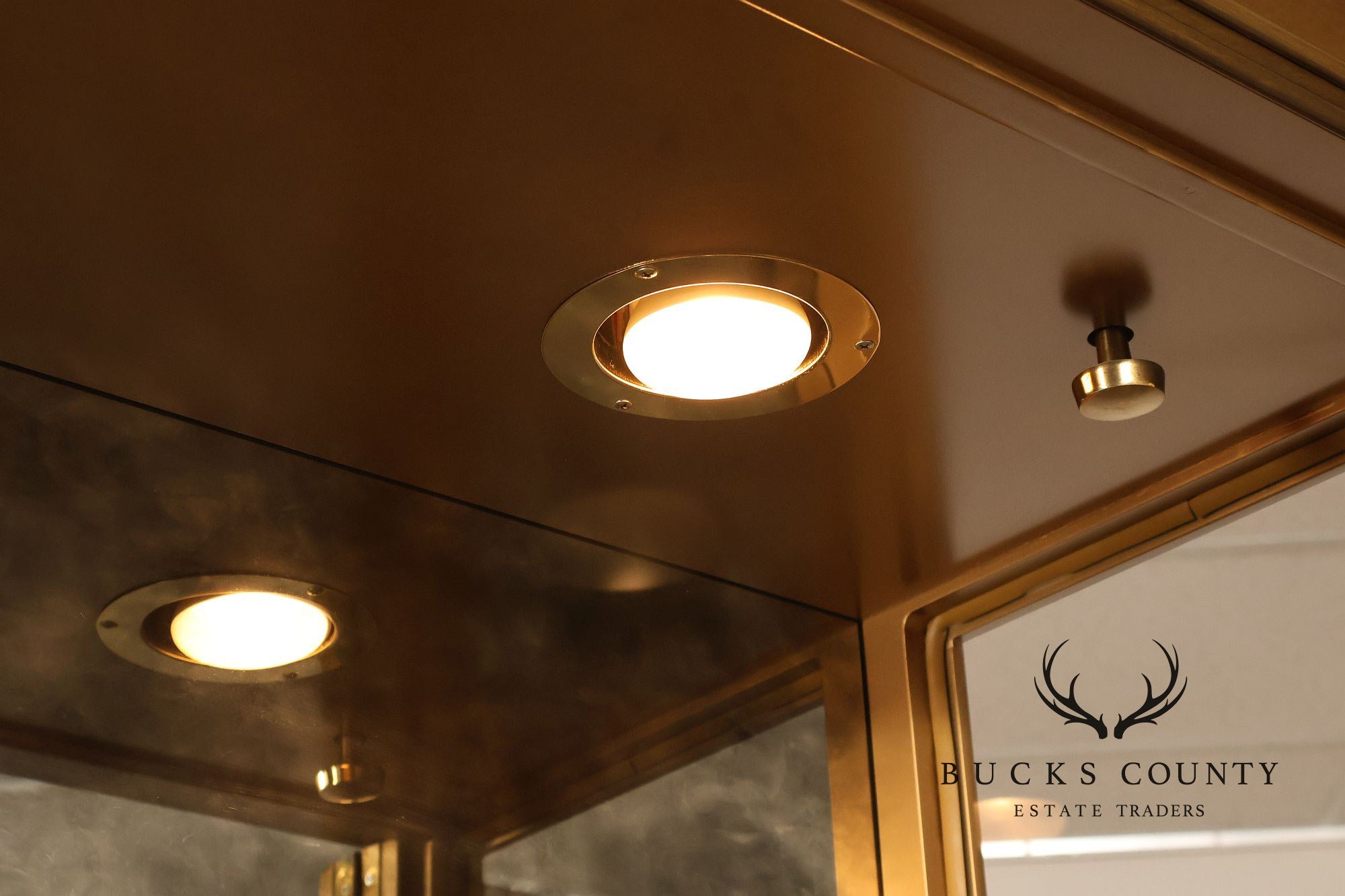 Mastercraft Mid Century Modern Brass And Glass Display Cabinet