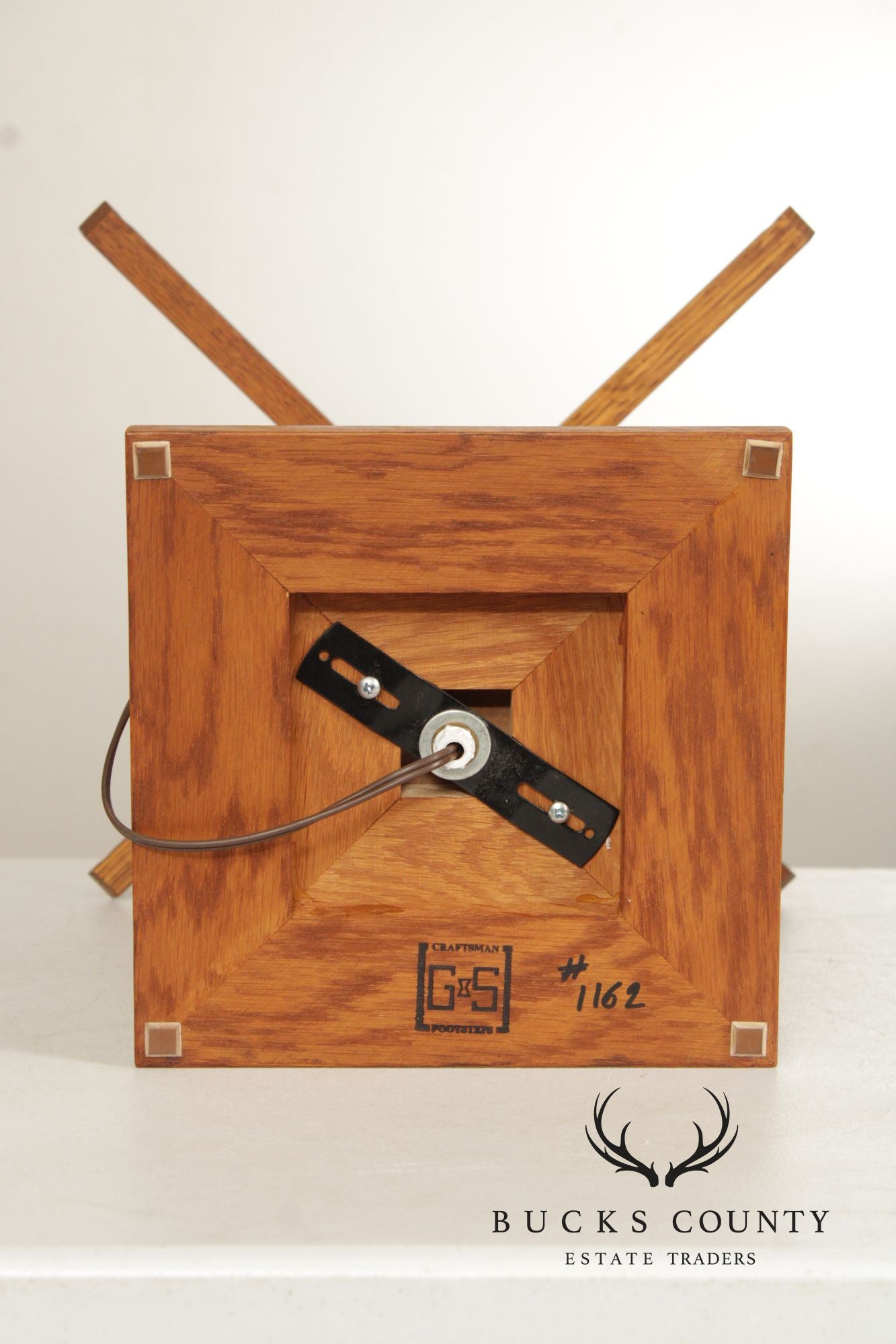 Mission Style Oak and Mica Table Lamp