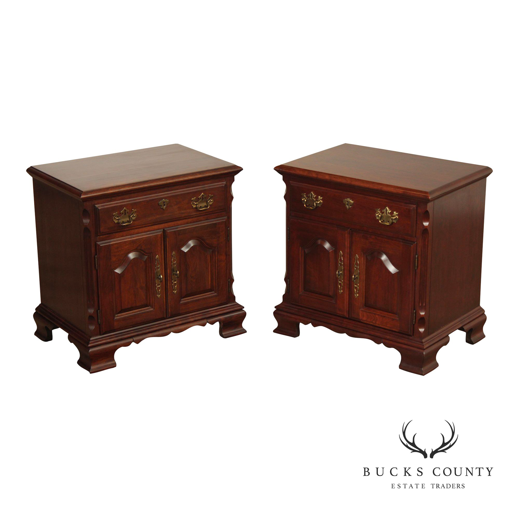 Pennsylvania House Traditional Pair Of Cherry Nightstands