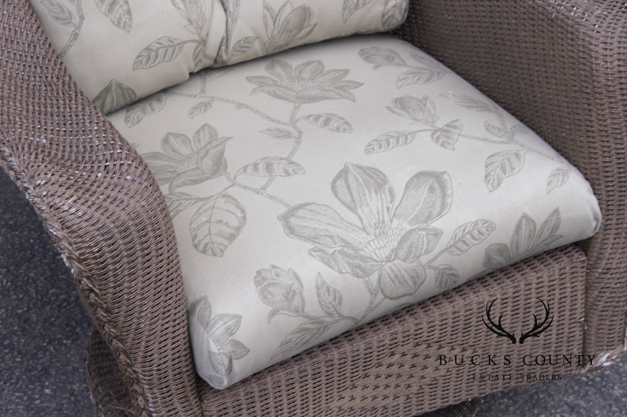 Lloyd Loom Outdoor Swivel Rocking Wicker Lounge Chair