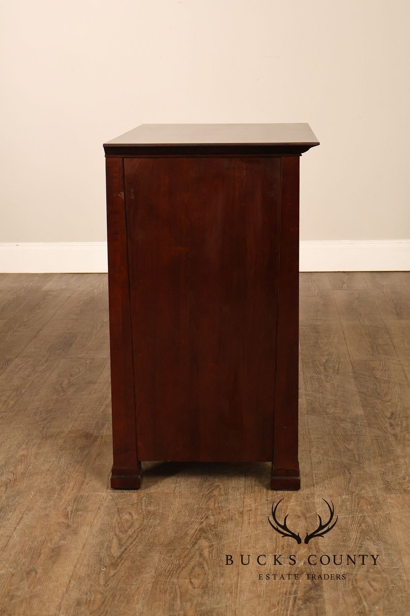 Stickley Edinburgh Collection Pair Of Cherry Nightstands