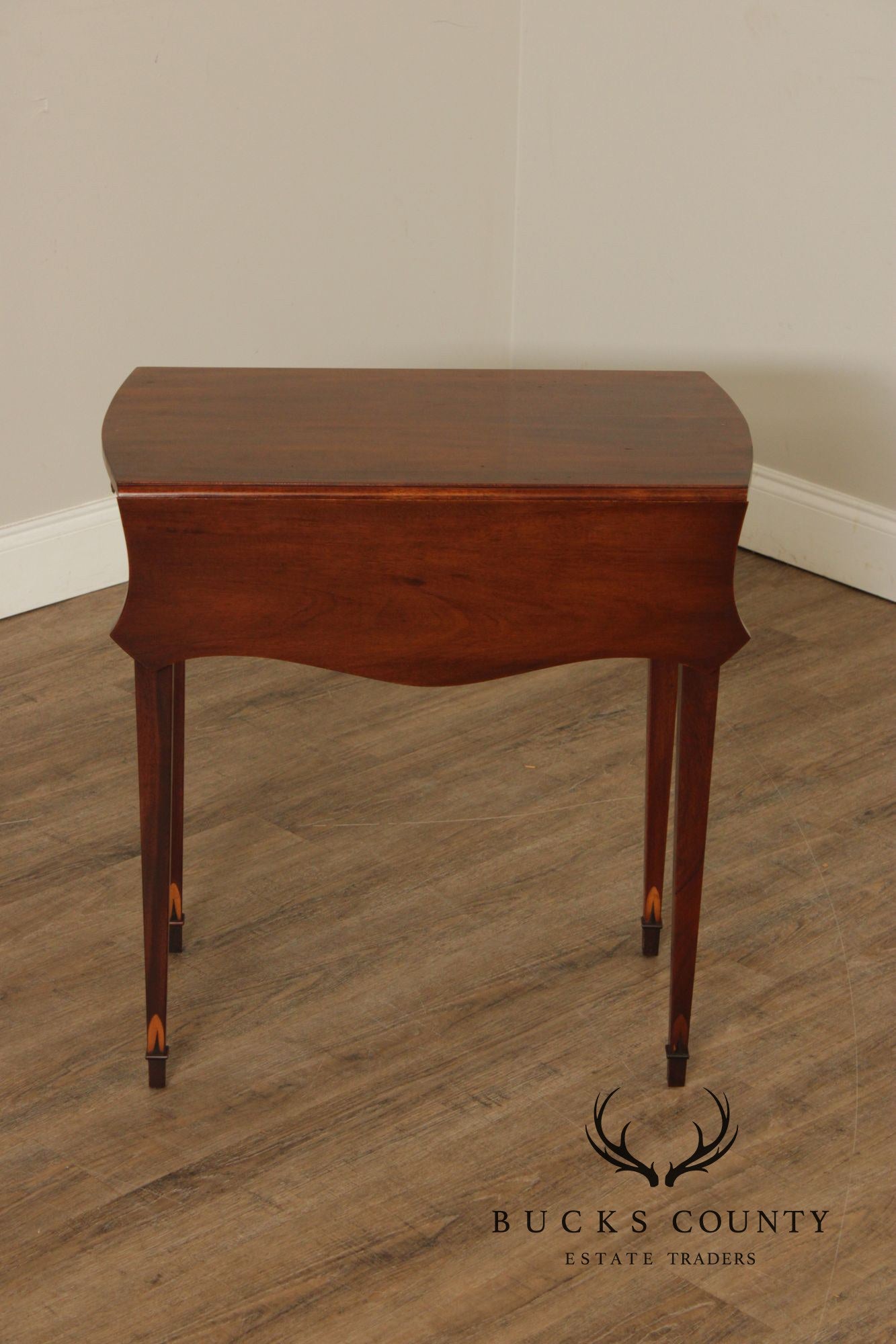 Kittinger Vintage Federal Style Mahogany Drop Leaf Pembroke Table