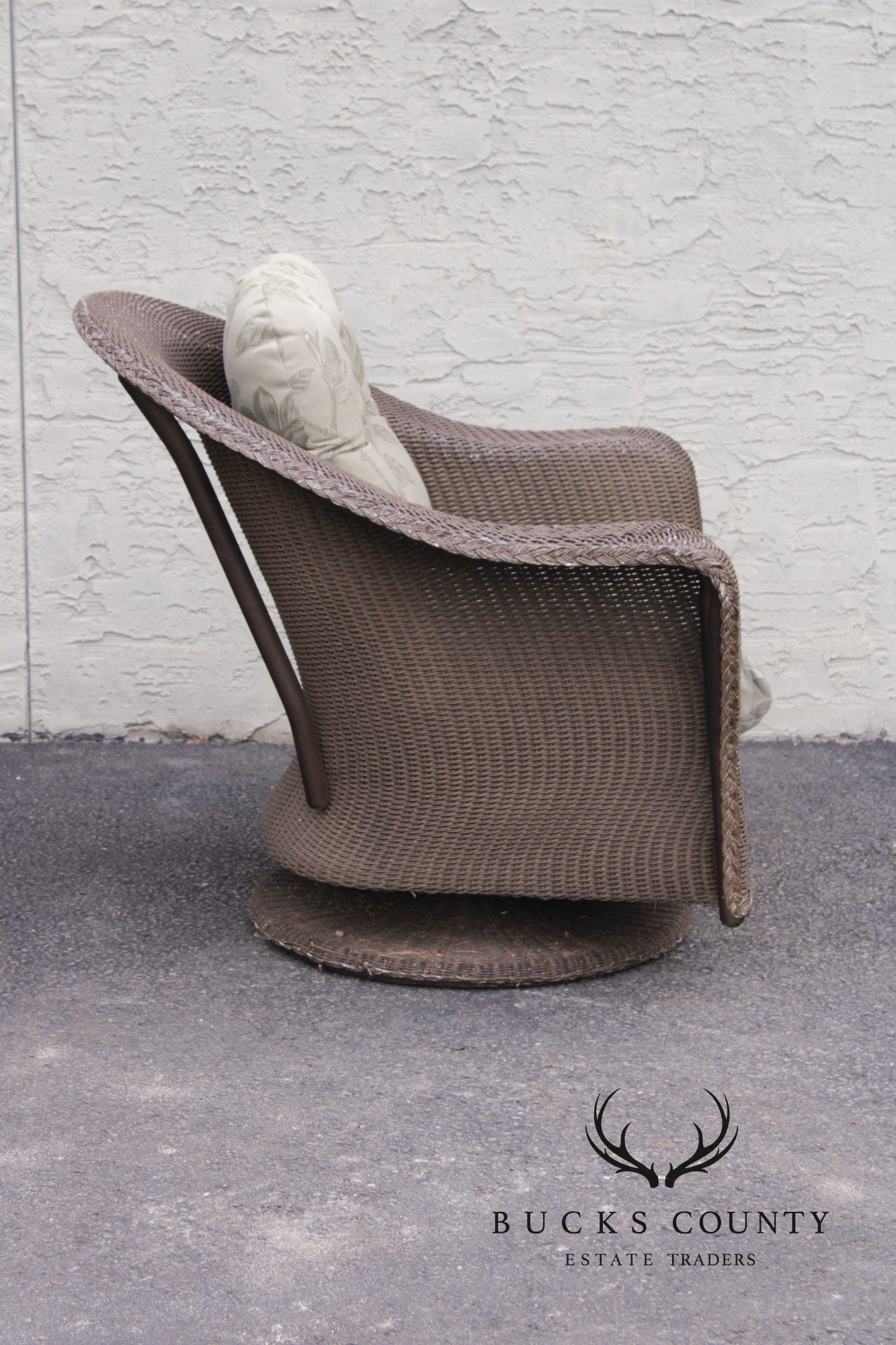Lloyd Loom Outdoor Swivel Rocking Wicker Lounge Chair