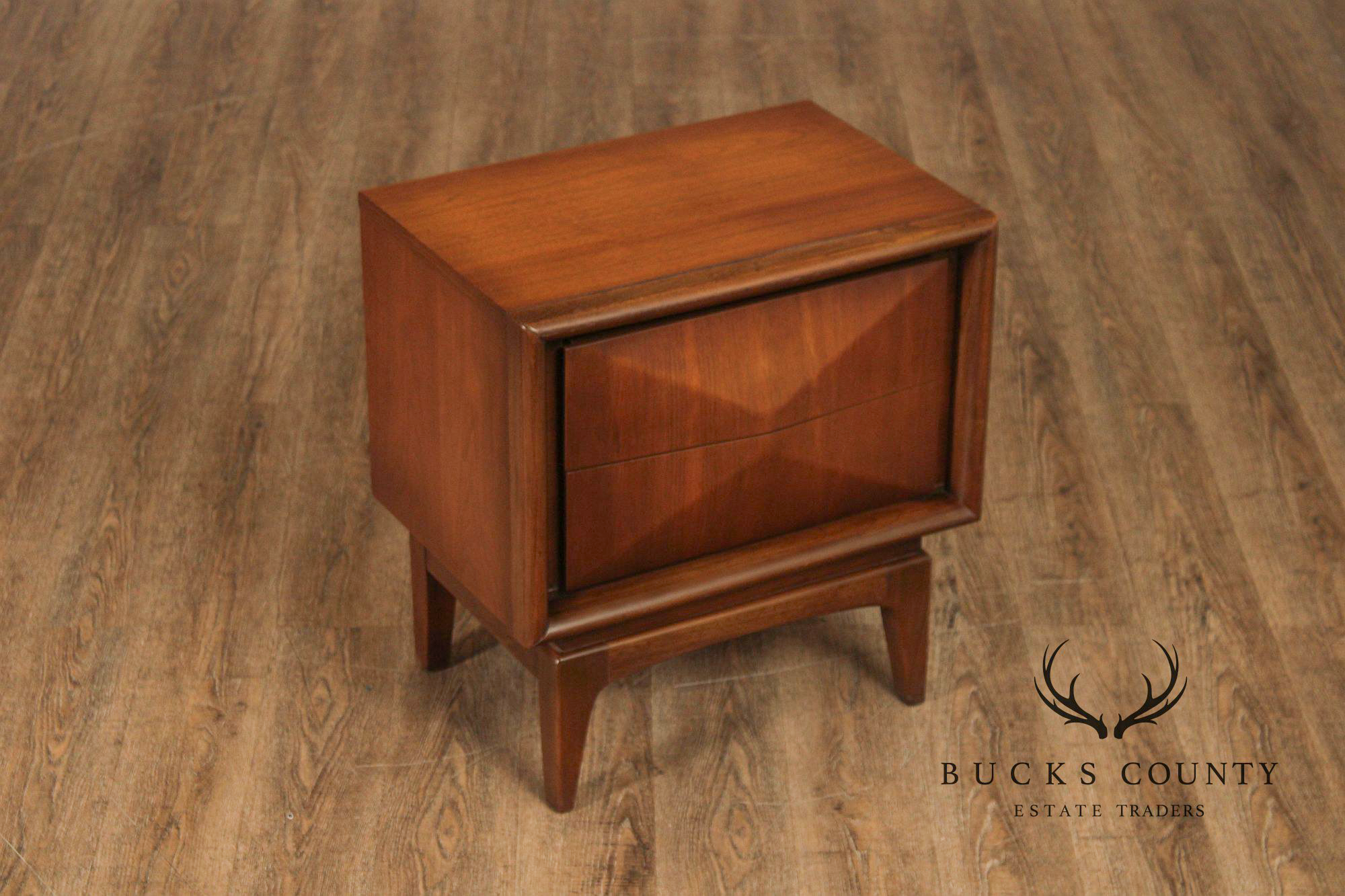 United Furniture Mid Century Modern Pair of Walnut Diamond Front Nightstands