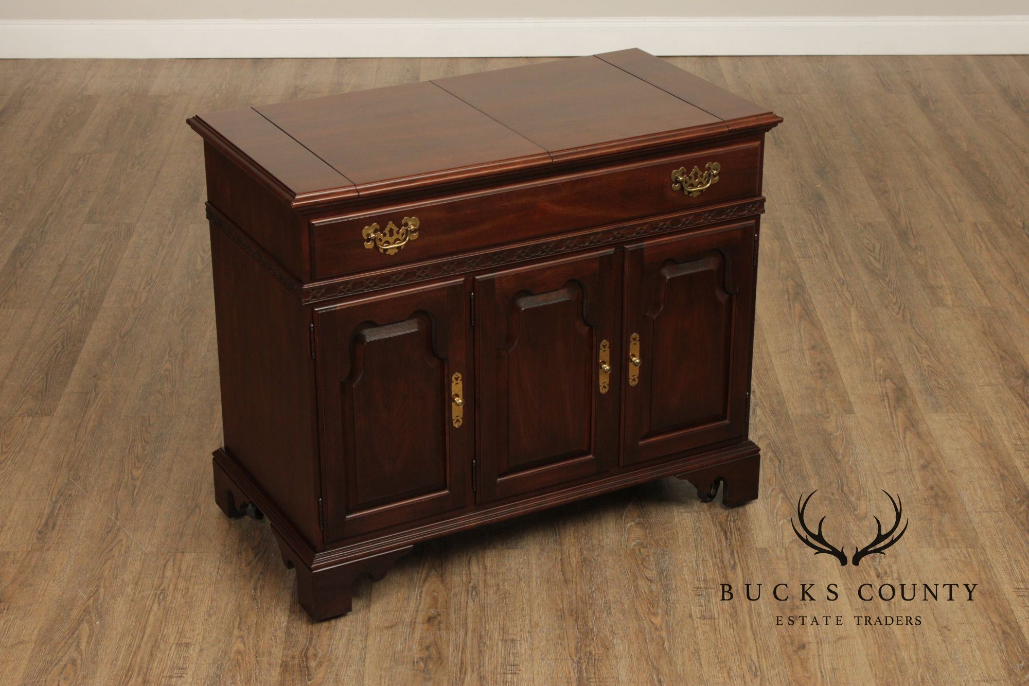 Ethan Allen Georgian Style Cherry Top Server