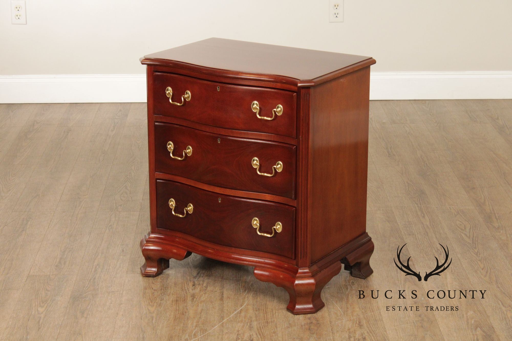 Councill Georgian Style Pair of Mahogany Nightstands
