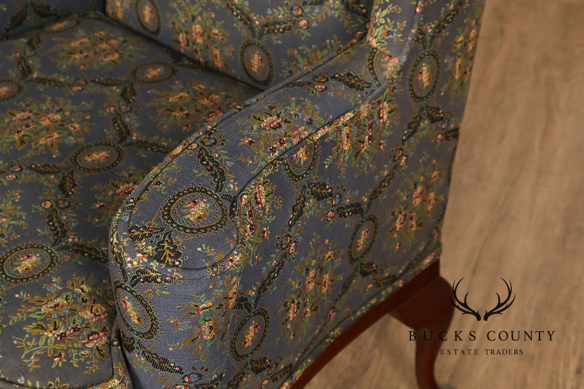1930s Vintage Chippendale Style Carved Hardwood Eagle Wing Chair