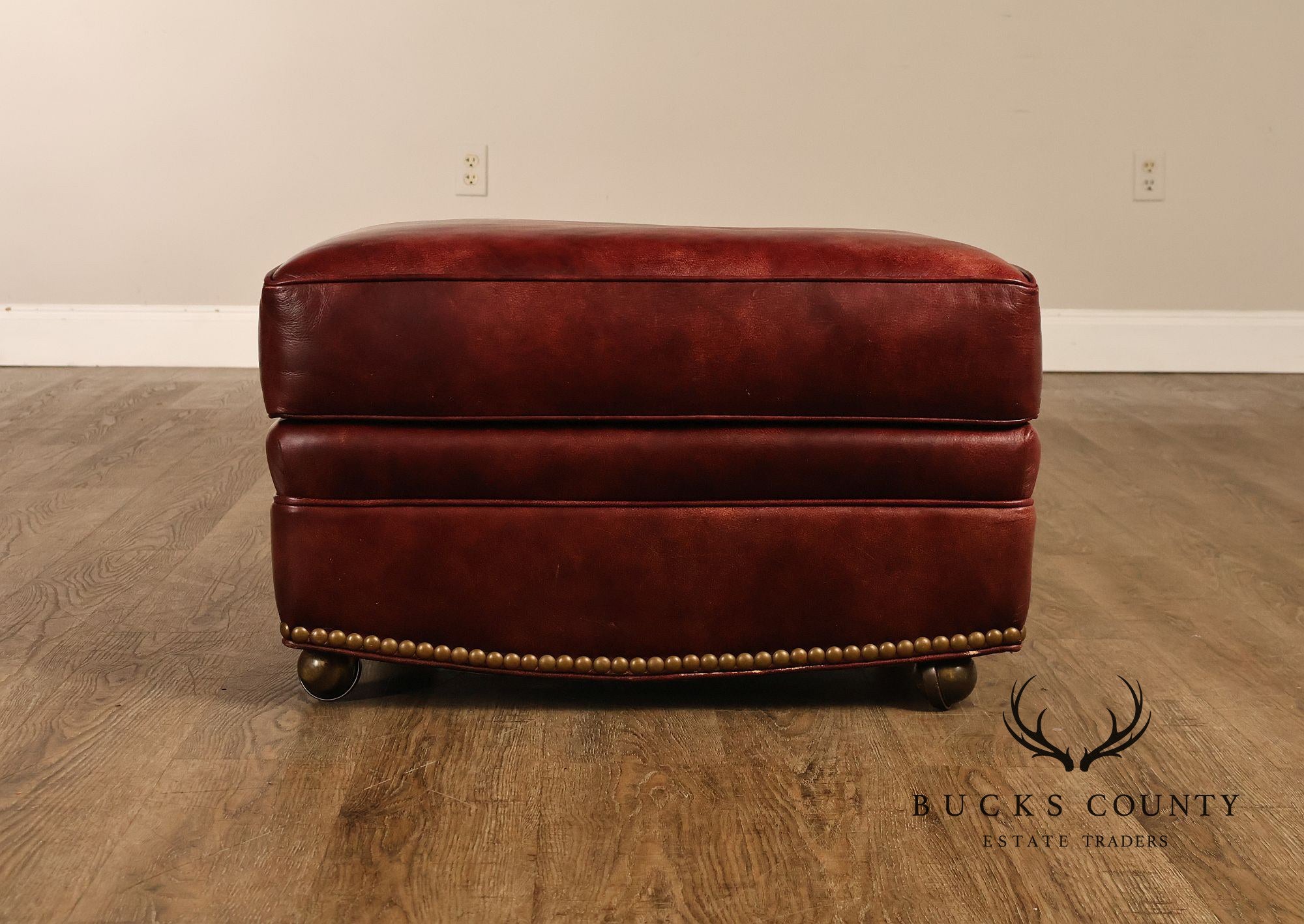 English Traditional Style Pair of Leather Ottomans