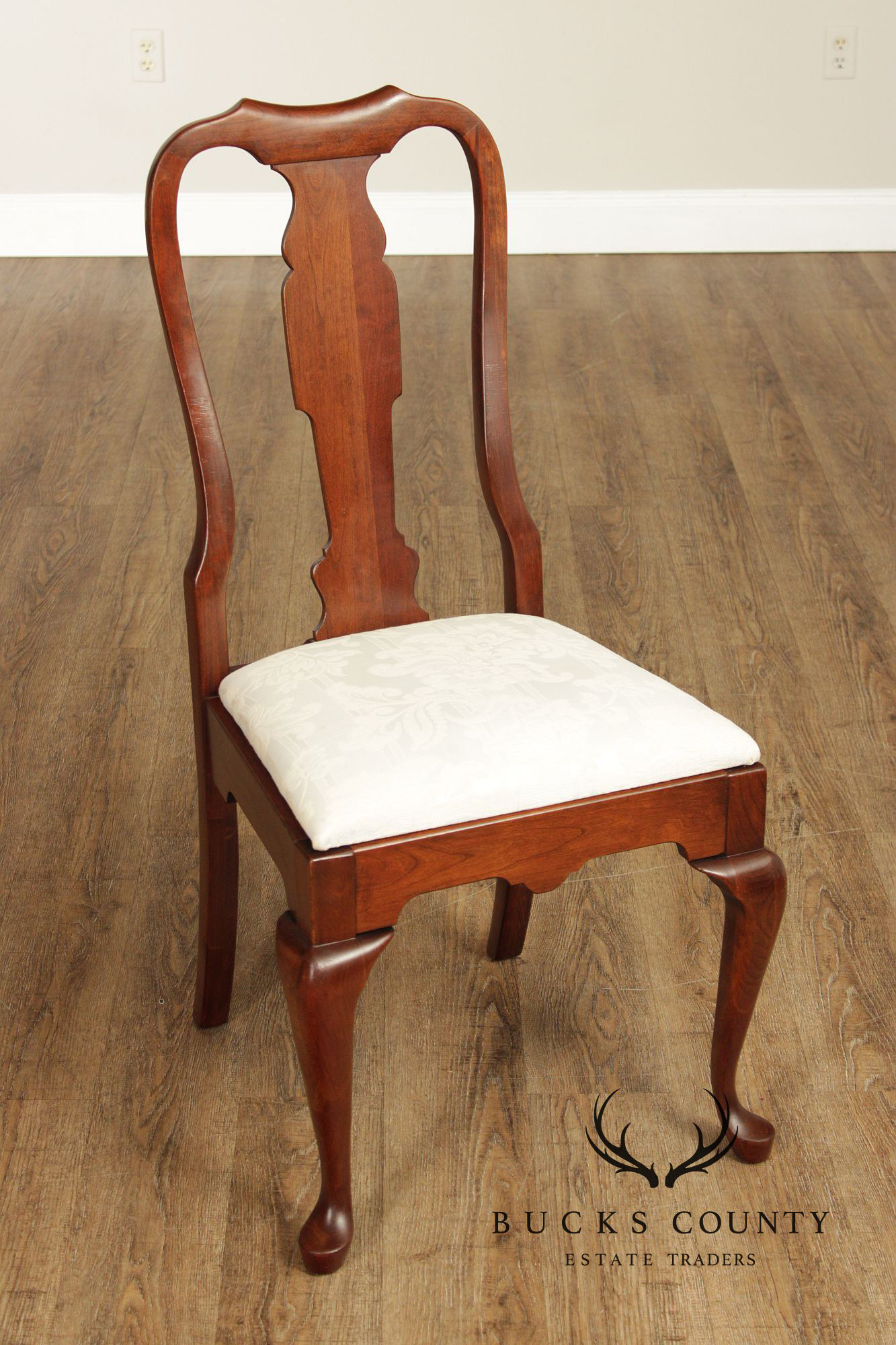 Pennsylvania House Queen Anne Style Set of Eight Cherry Dining Chairs