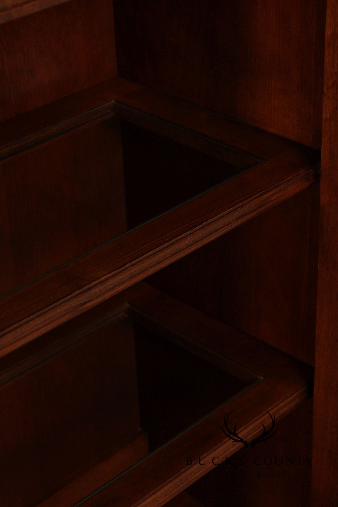 Ethan Allen Traditional Style Lighted Sliding Door Bookcase Display Cabinet