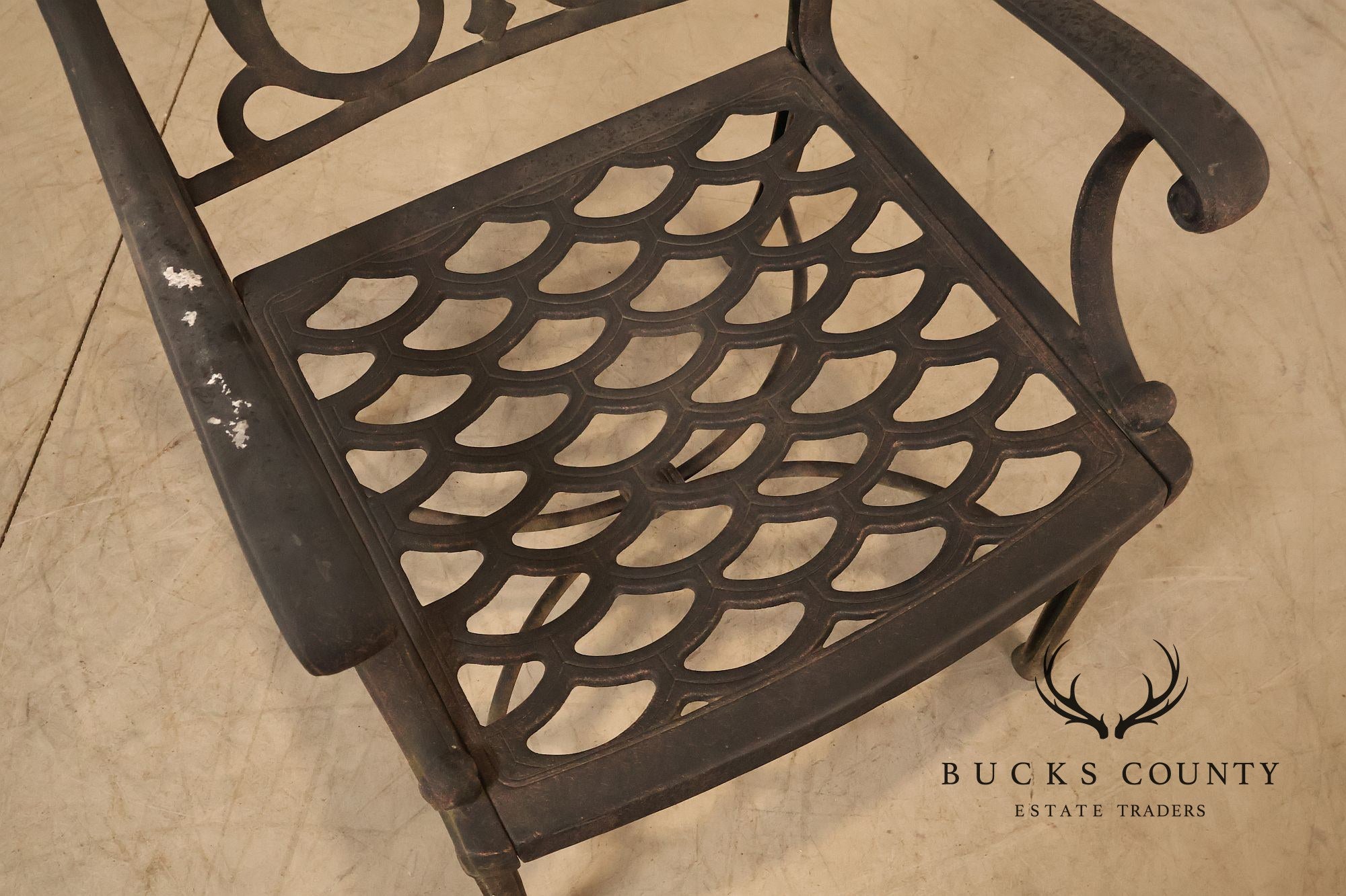 Hanamint Outdoor Round Cast Aluminum Dining Table and Chair Set