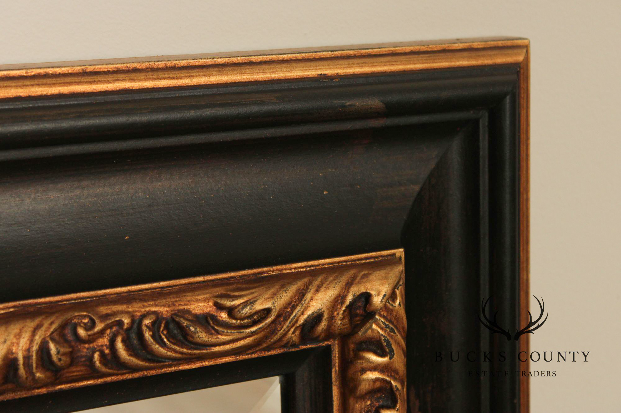 Traditional Distress Painted Wall Mirror