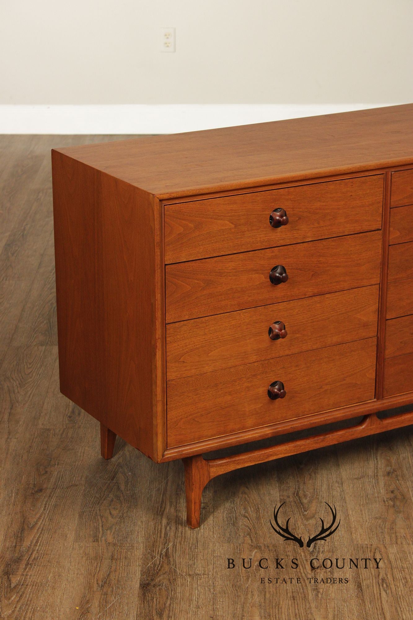 Thomasville Motif Mid-Century Modern Walnut Triple Dresser