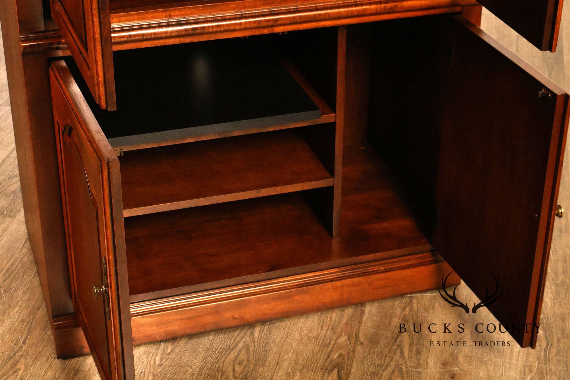 Thomasville Traditional Cherry Finish Entertainment Armoire Media Cabinet