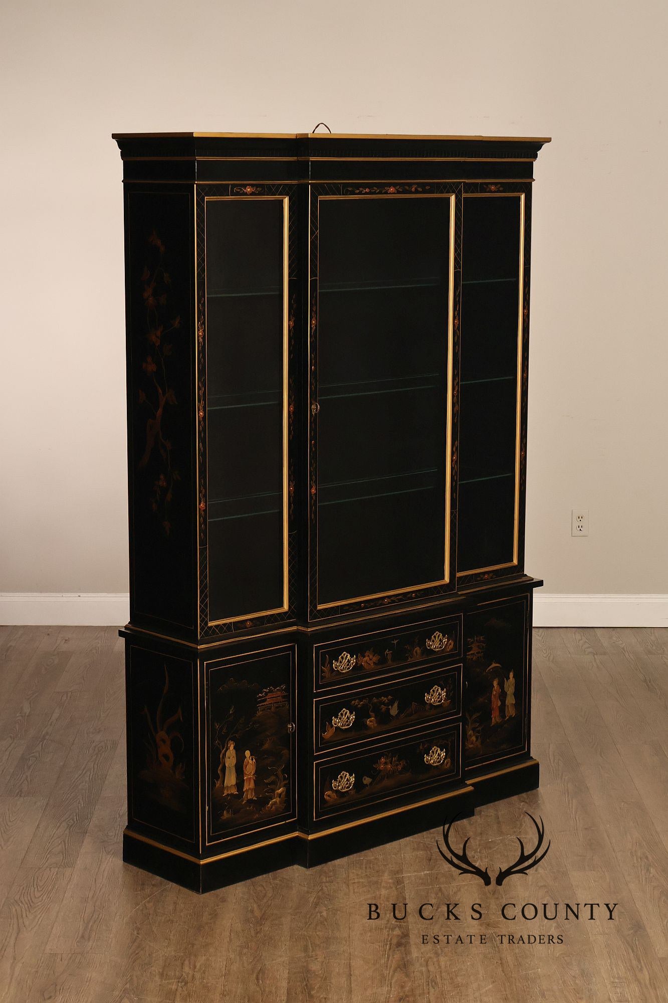 Hickory American Masterpiece Collection Vintage Chinoiserie China Cabinet
