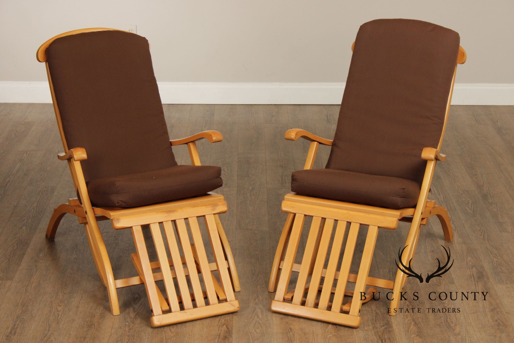 Vintage Campaign Style Pair of Maple Folding Cruise Ship Steamer Lounge Chairs
