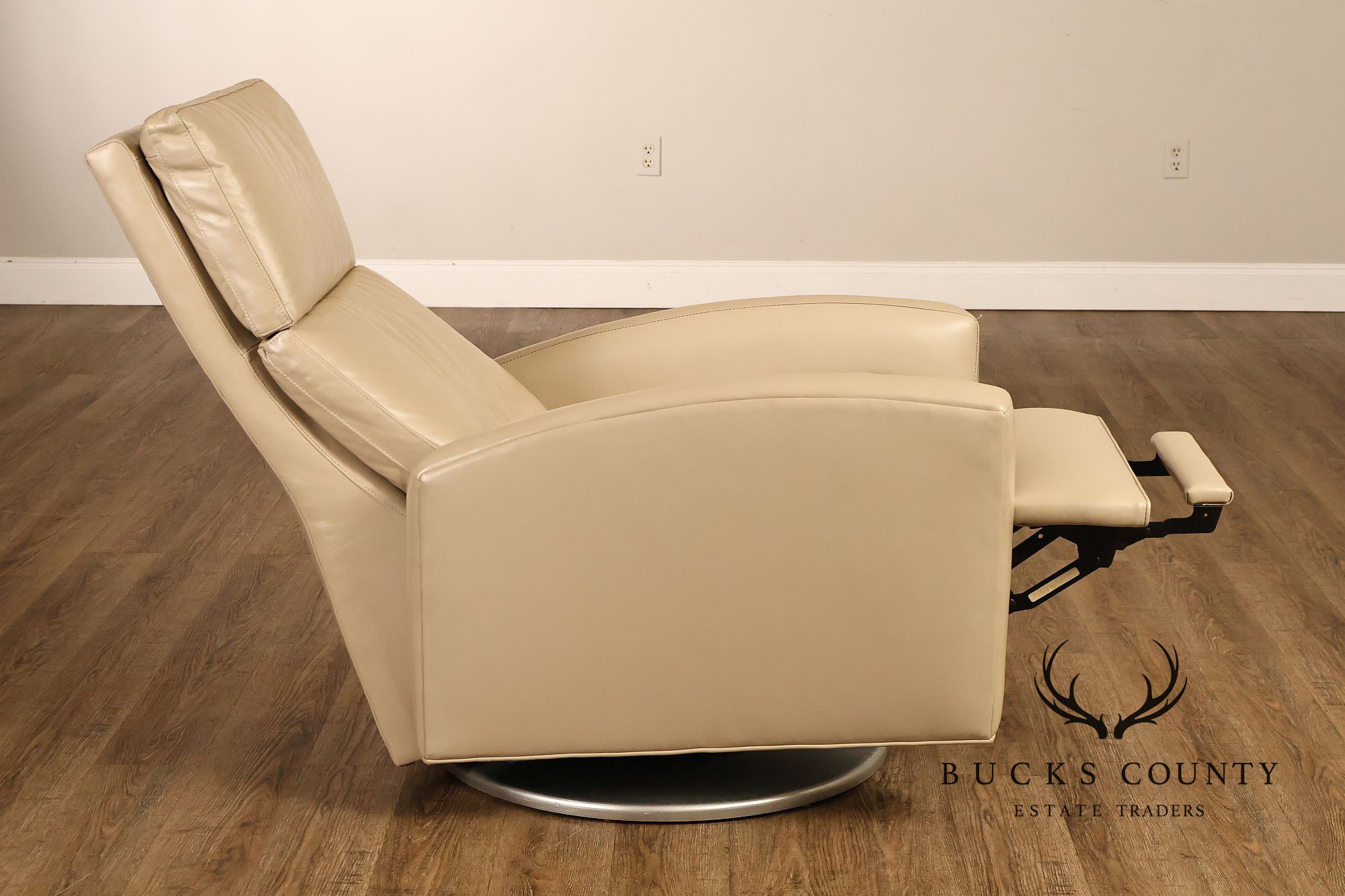 Hancock & Moore Pair of Leather Milo Power Recliners