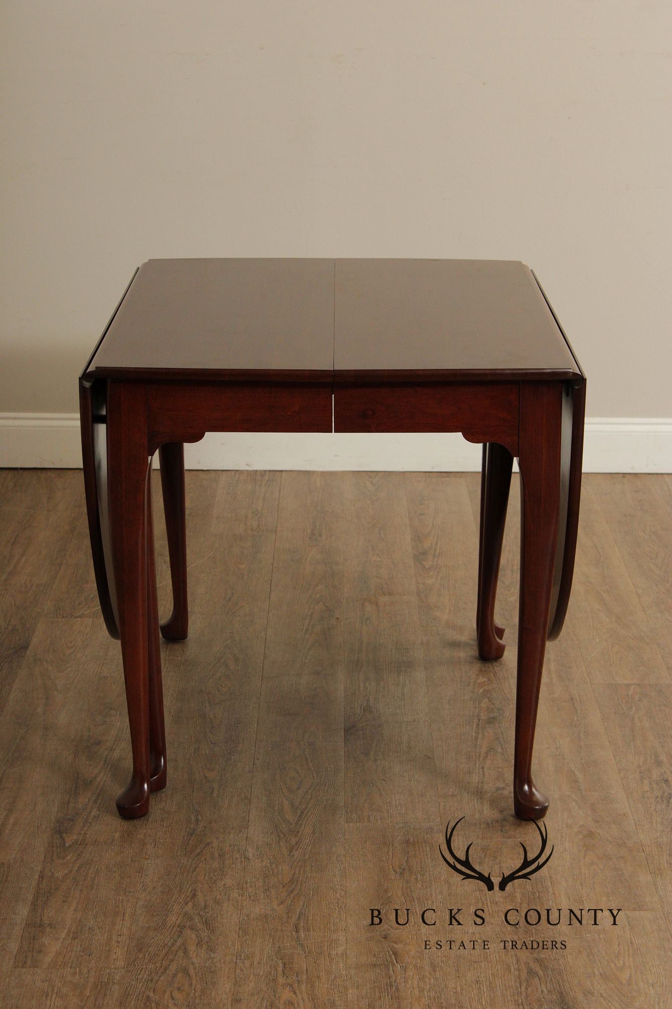Pennsylvania House Queen Anne Style Cherry Drop Leaf Dining Table