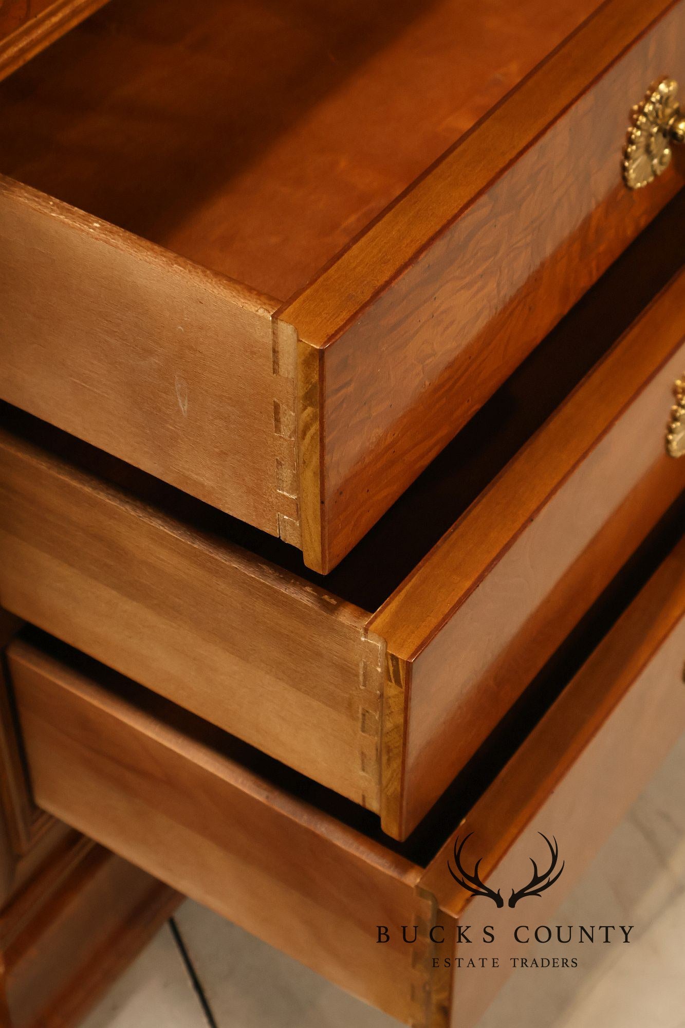 Henredon 'Charles X' Pair of Burlwood Nightstands