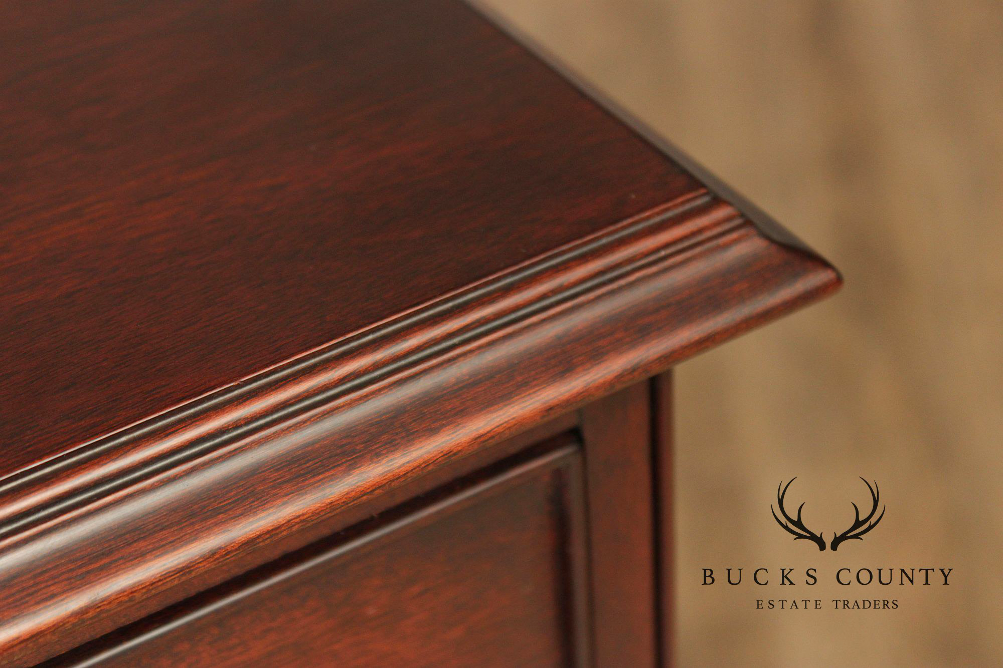 Henkel Harris Georgian Style Pair of Mahogany Nightstands