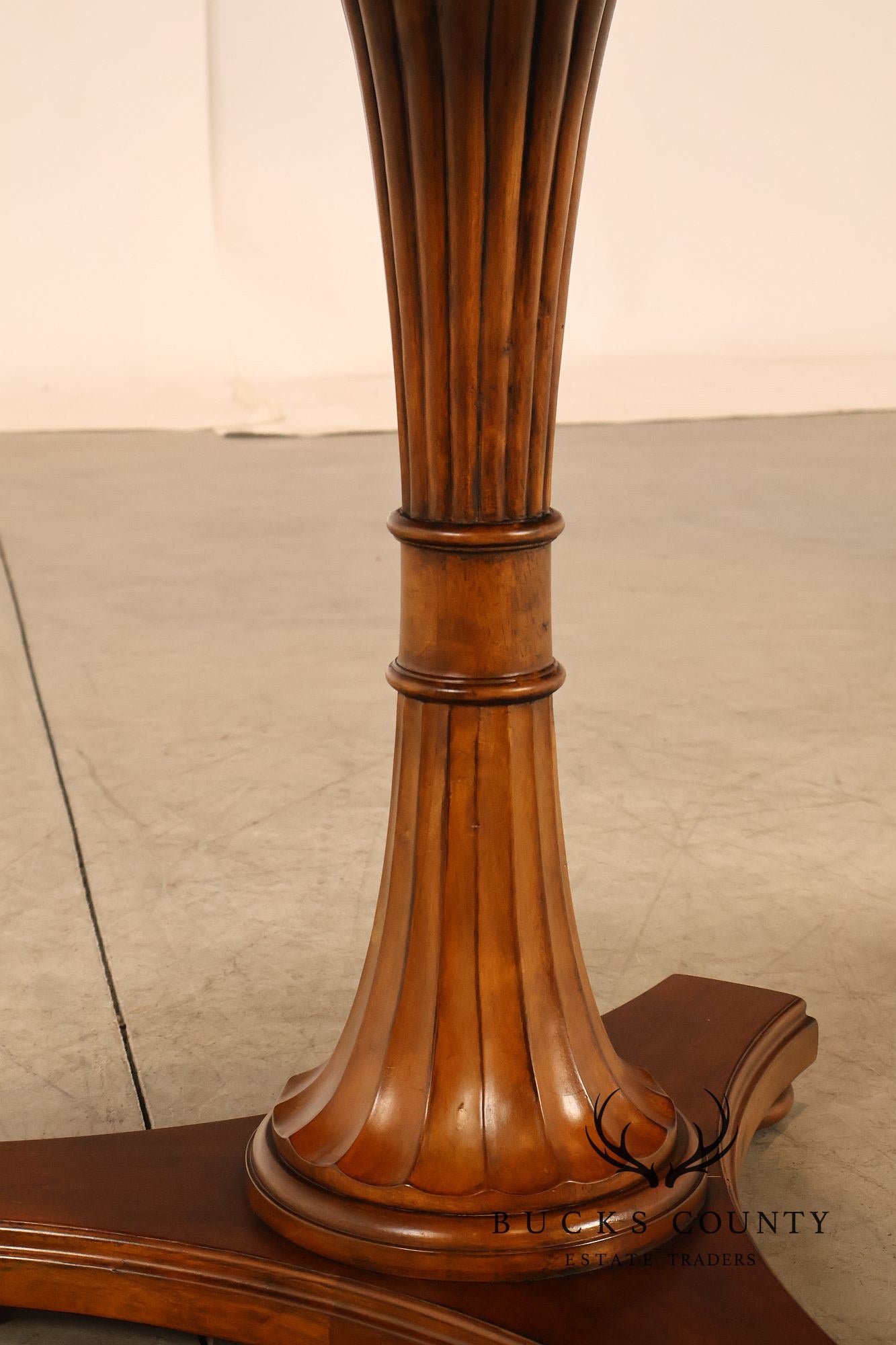 Ethan Allen Townhouse Collection Round Pedestal Side Table