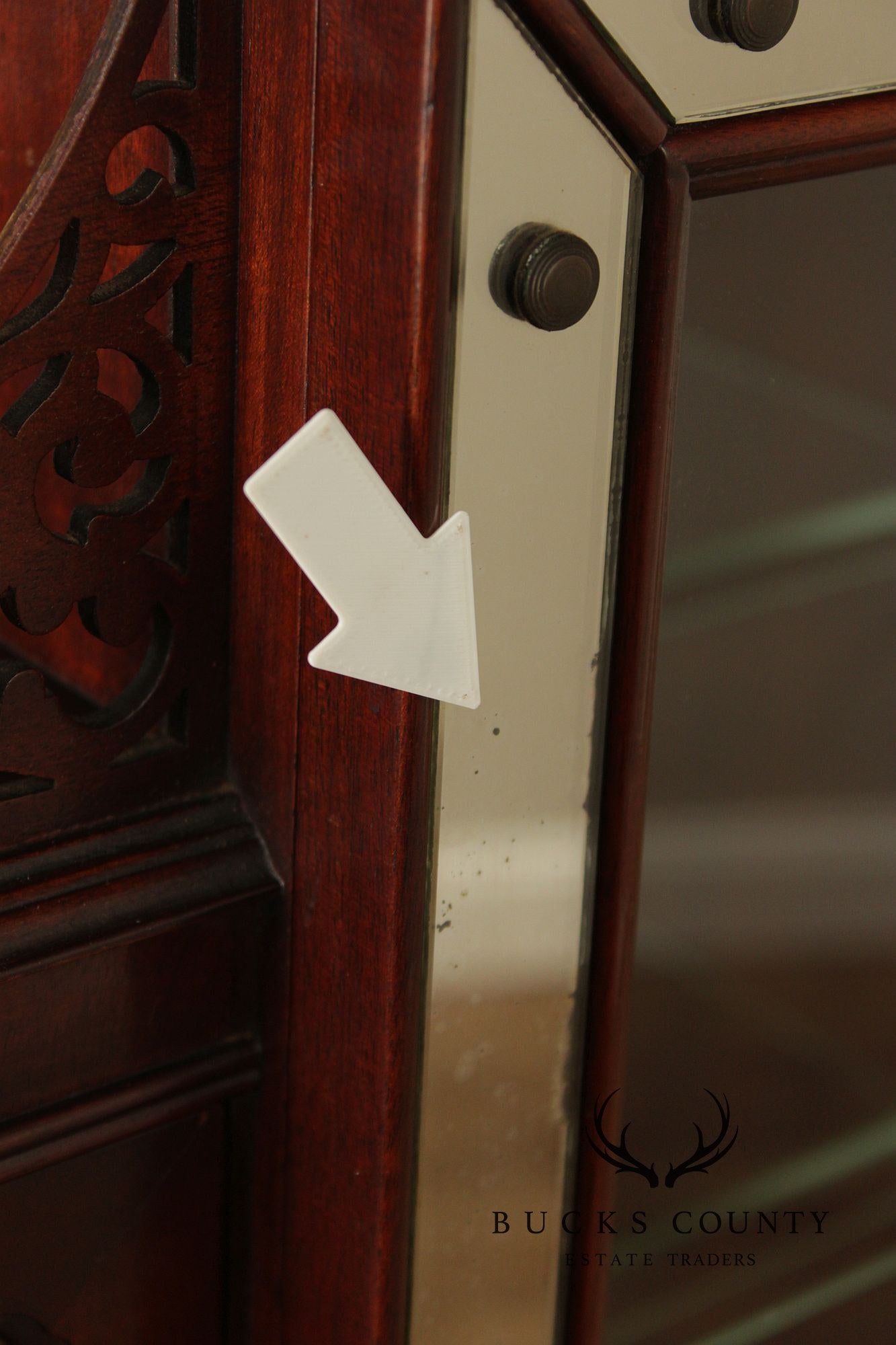 Weiman Heirloom Quality Chinese Chippendale Style Mahogany Vitrine Display Cabinet