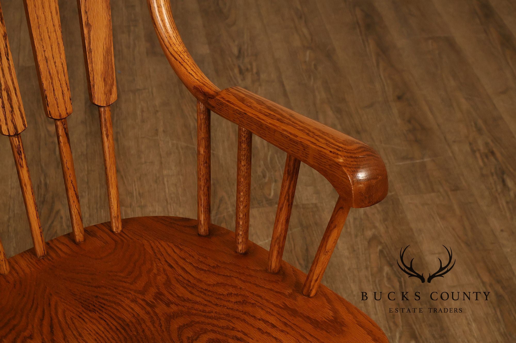 Richardson Brothers Colonial Windsor Style Set Of Seven Oak Dining Chairs